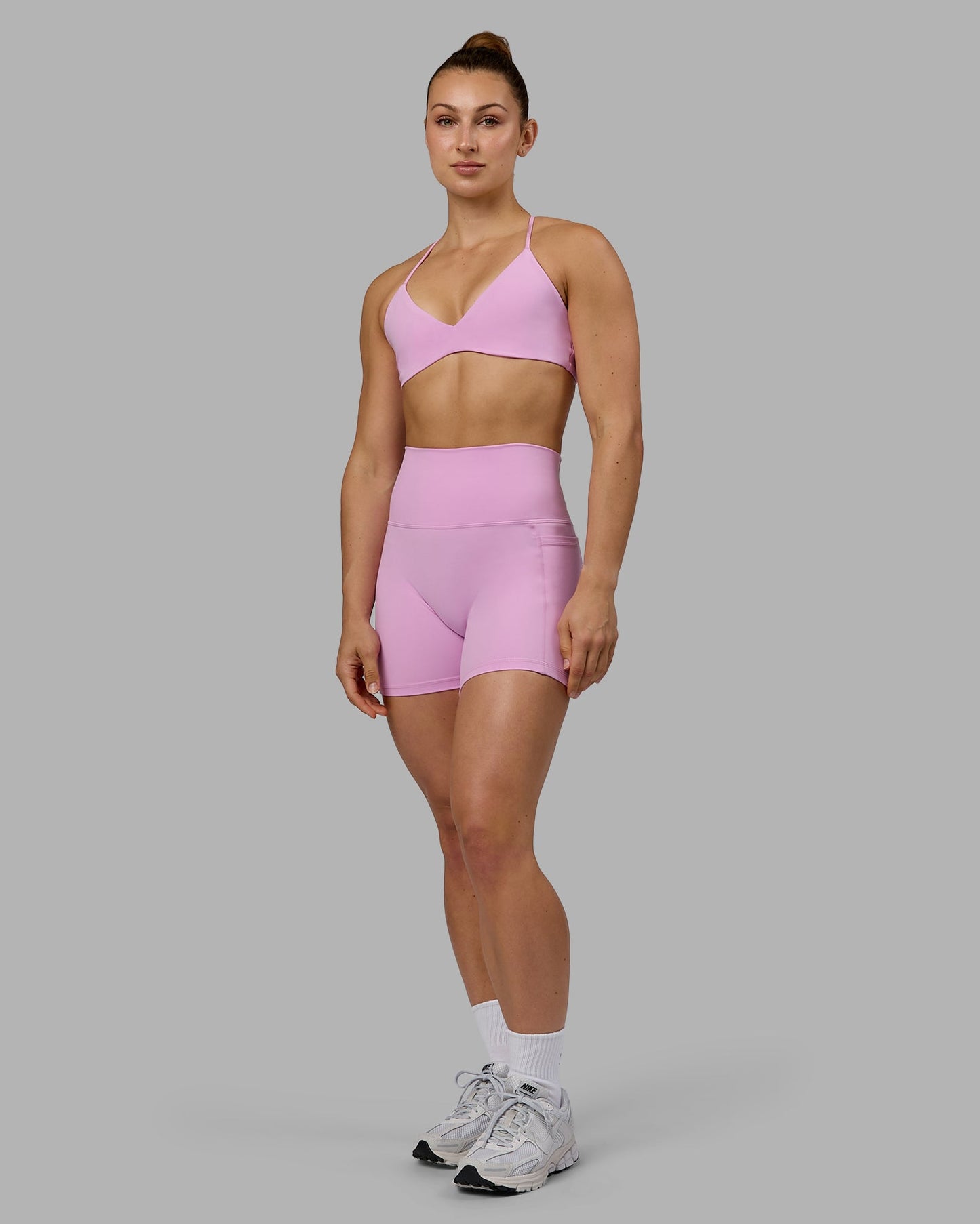 Woman wearing Fusion X-Short Tights - Pastel Orchid