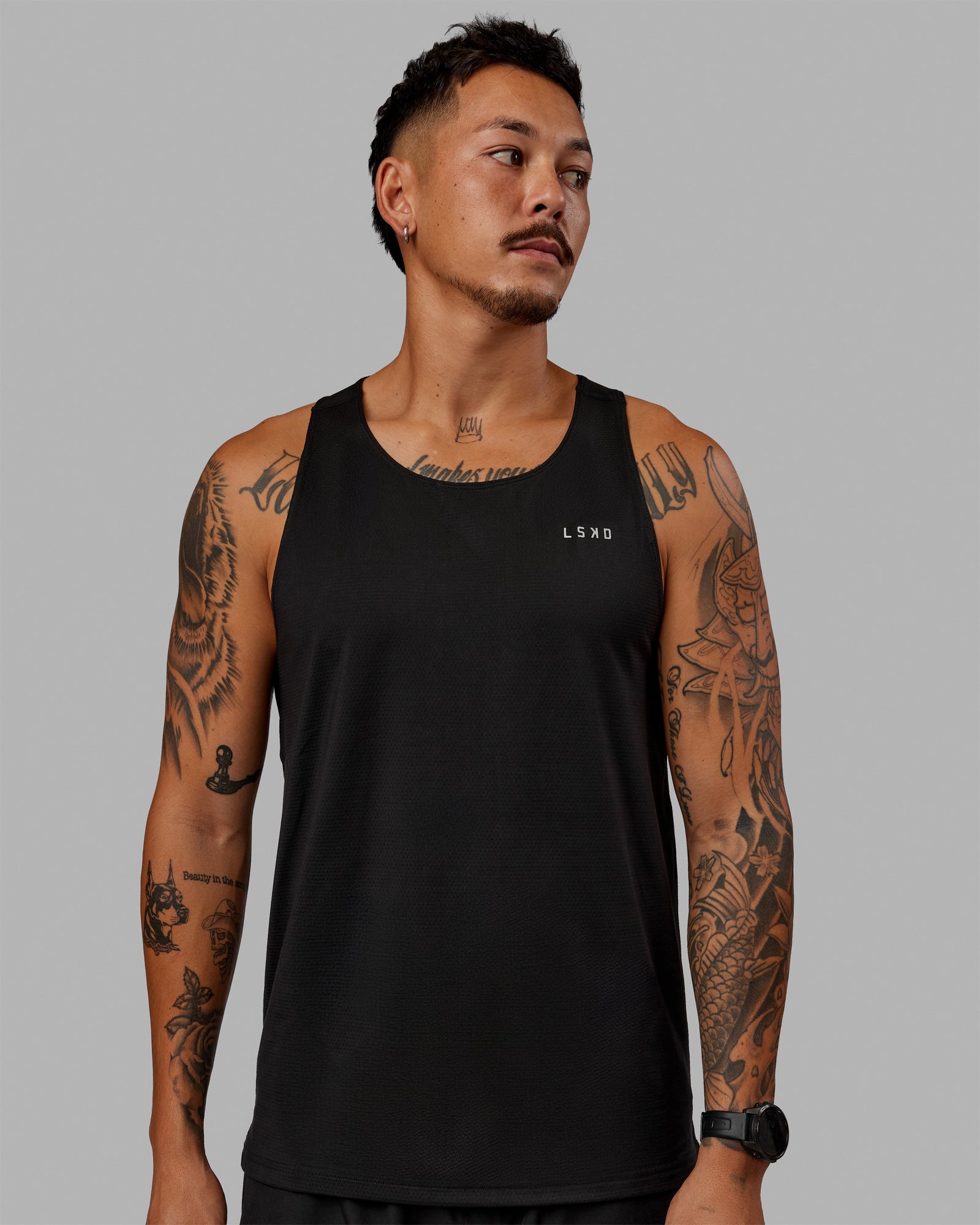 Man wearing Perform VapourFLX Tank - Black-Reflective