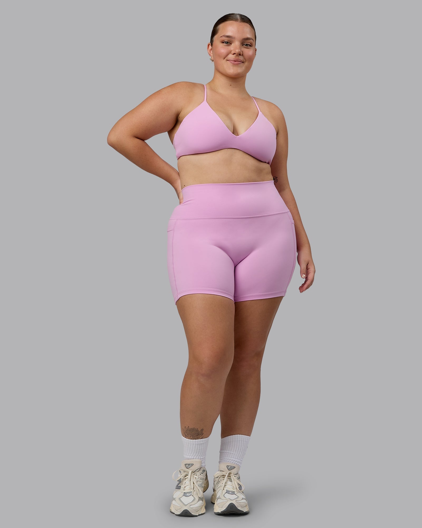 Woman wearing Fusion X-Short Tights - Pastel Orchid
