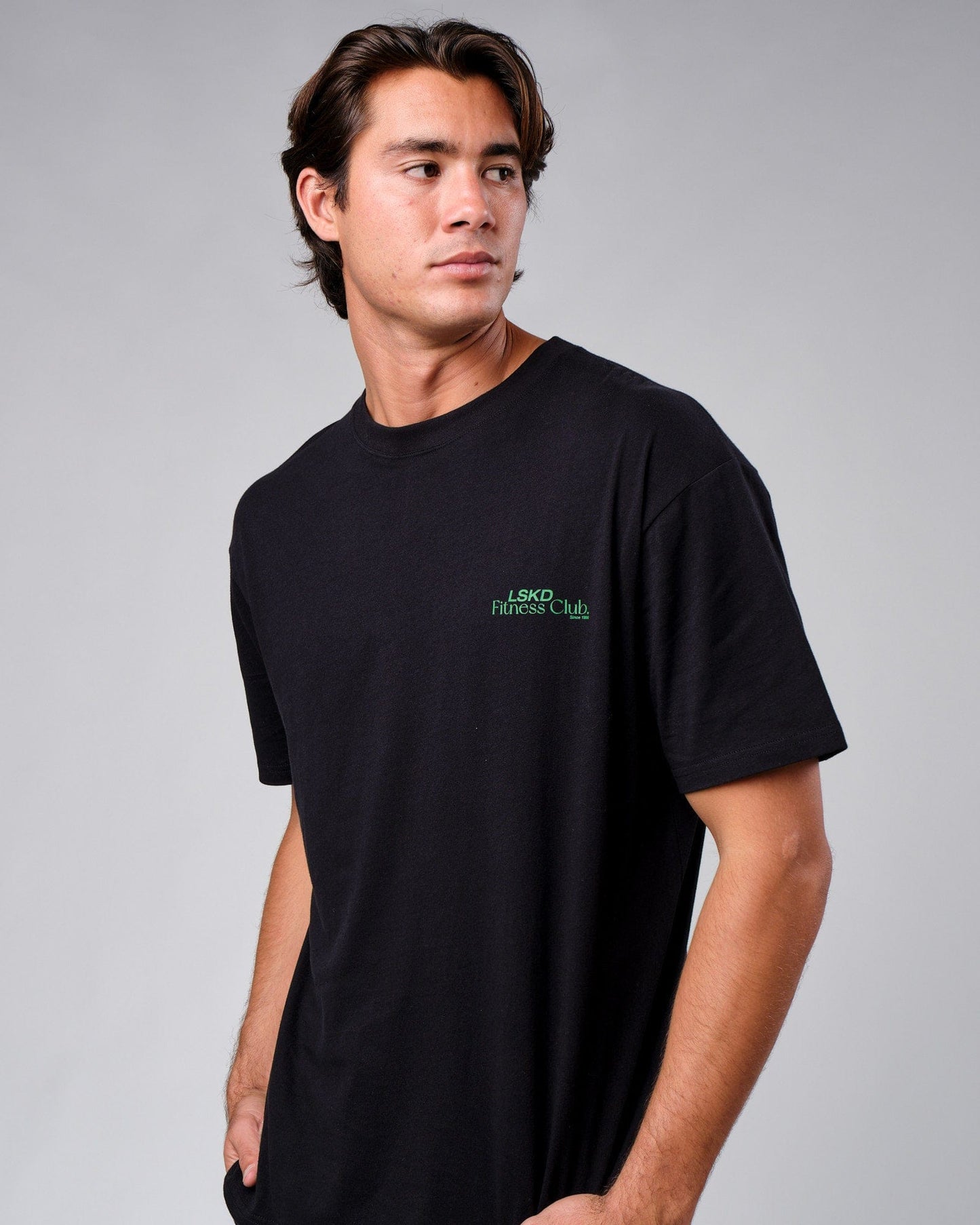 Model wearing Uplift Tee Oversize - Black