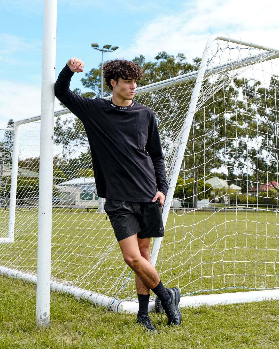 Model wearing Laps LS Tee Oversize - Black