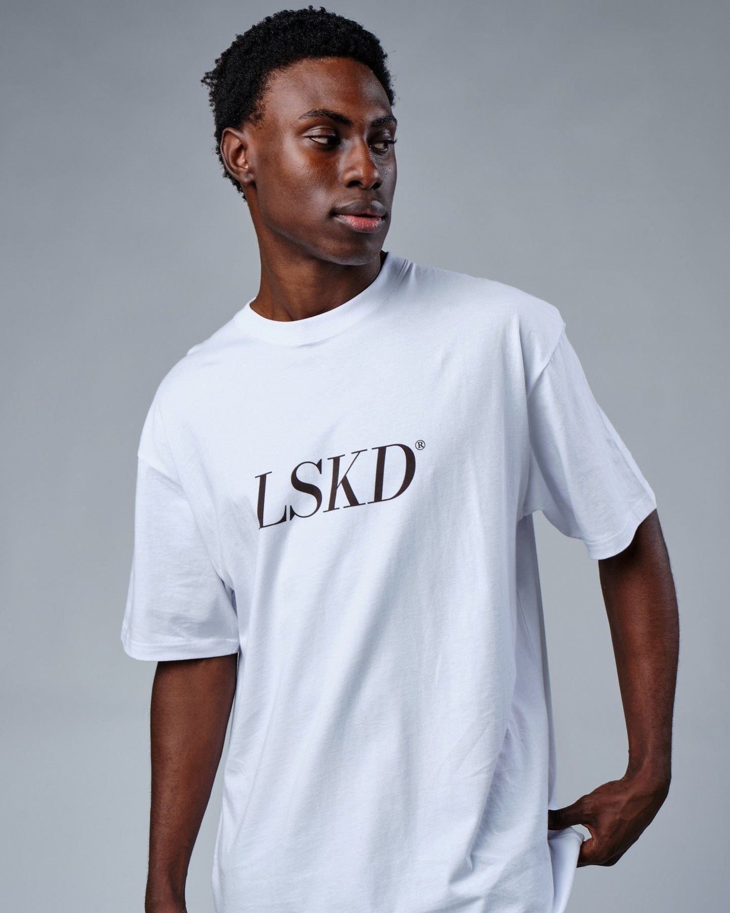 Model wearing IT Tee Oversize - White-Walnut