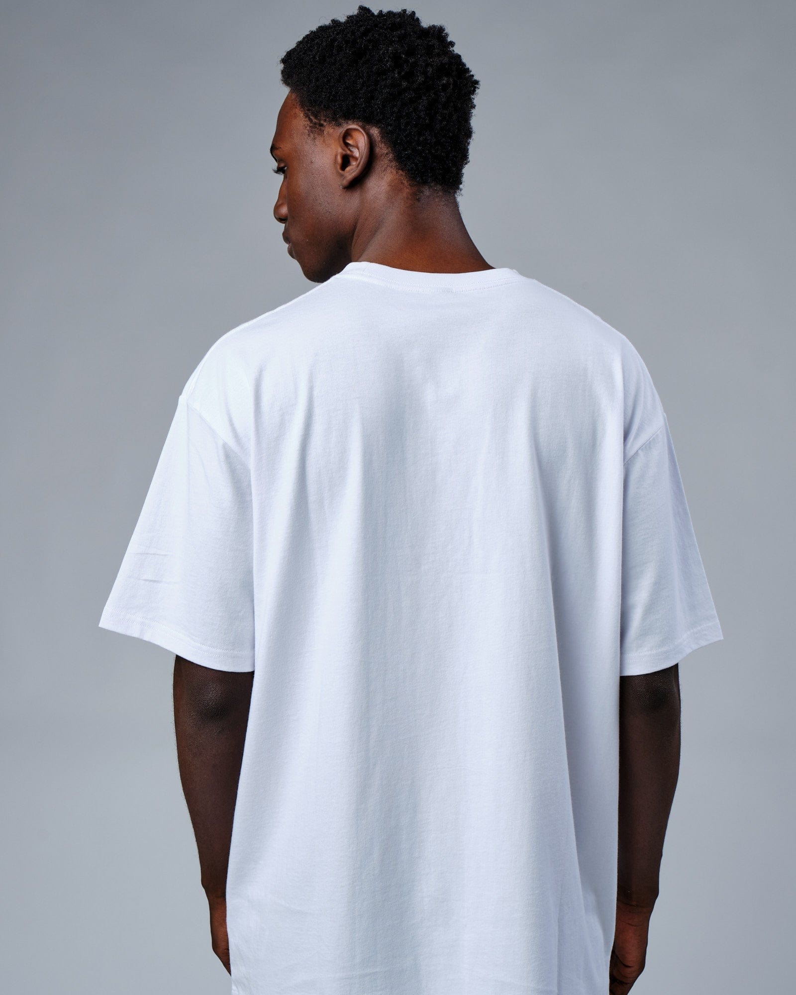 Model wearing IT Tee Oversize - White-Walnut