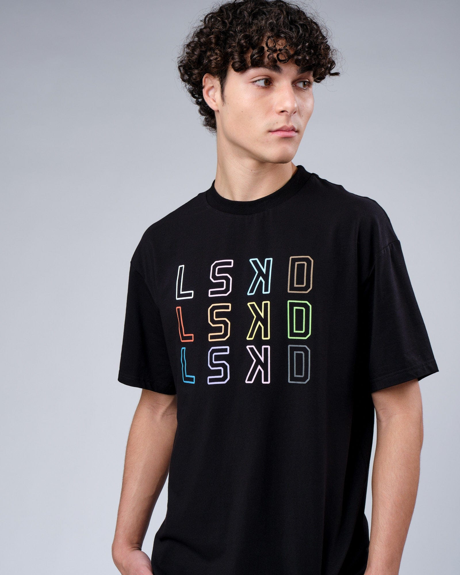 Model wearing Progress FLXCotton Tee Oversize - Black