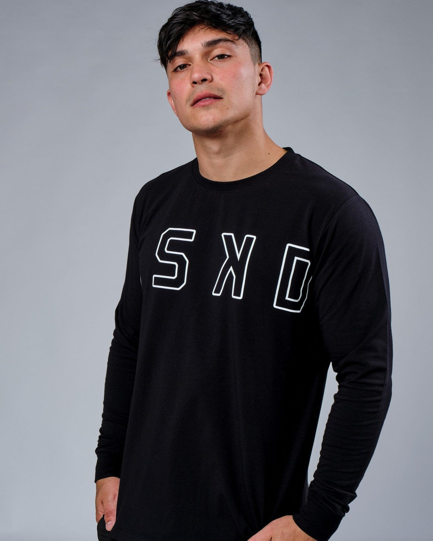 Model wearing Expand FLXCotton LS Tee - Black