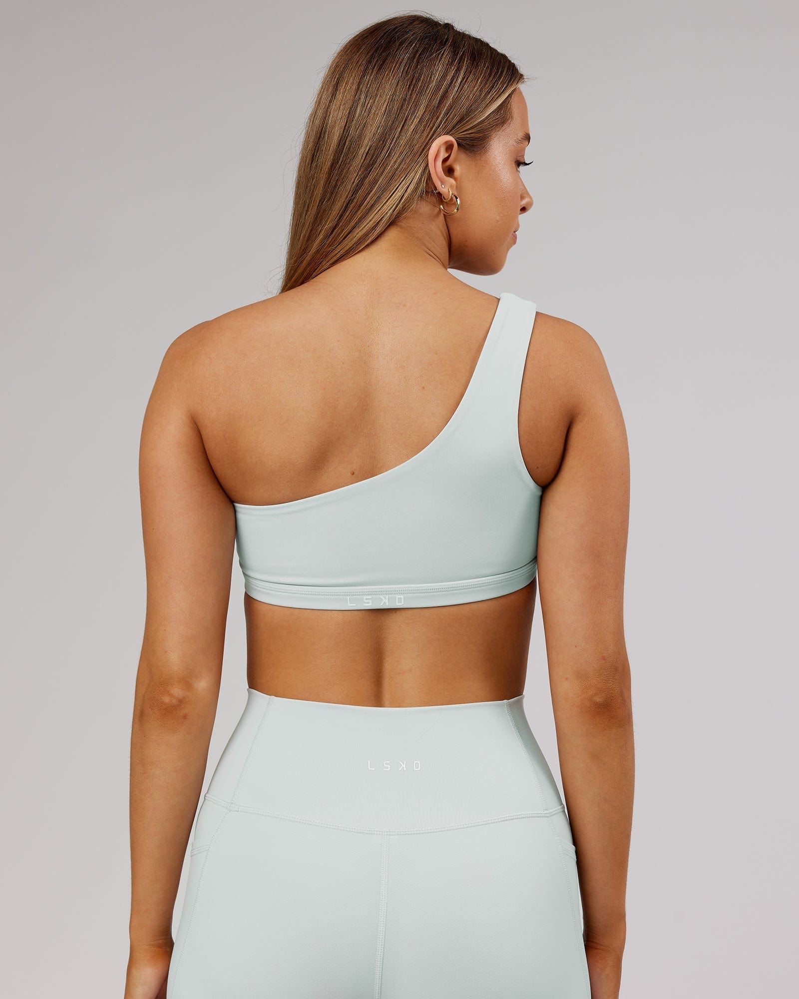 Model wearing Flex Sports Bra - Ballad Blue