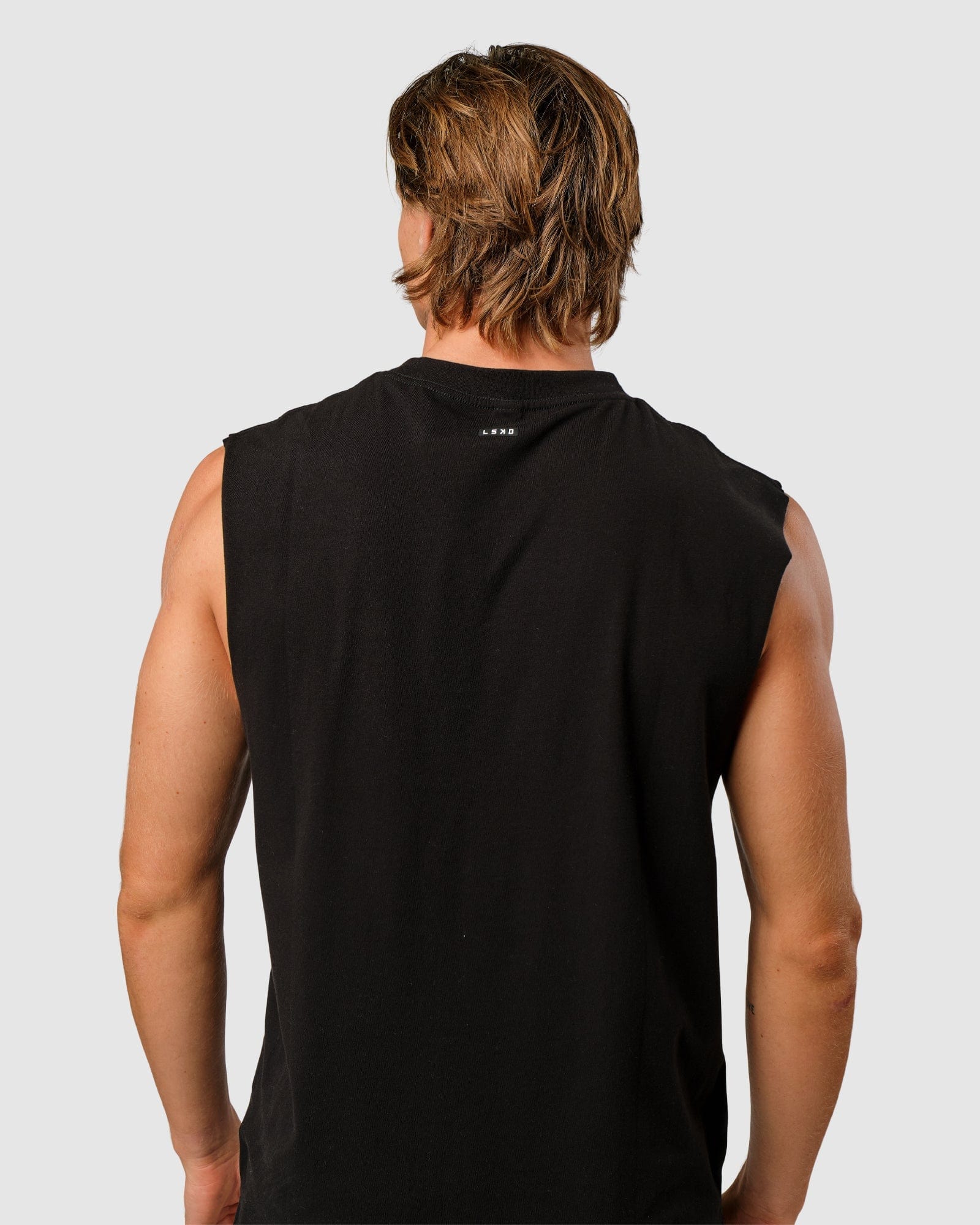 Model wearing Capsule Tank Oversize - Black