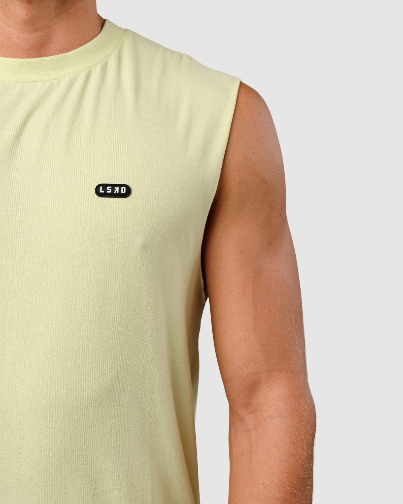 Model wearing Capsule Tank Oversize - Pastel Lime