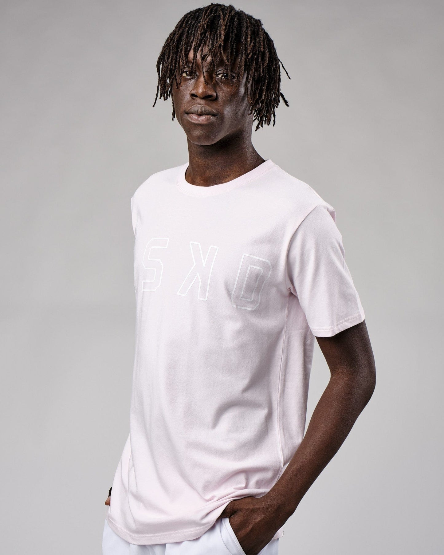 Model wearing Expand FLXCotton Tee - Orchid Ice