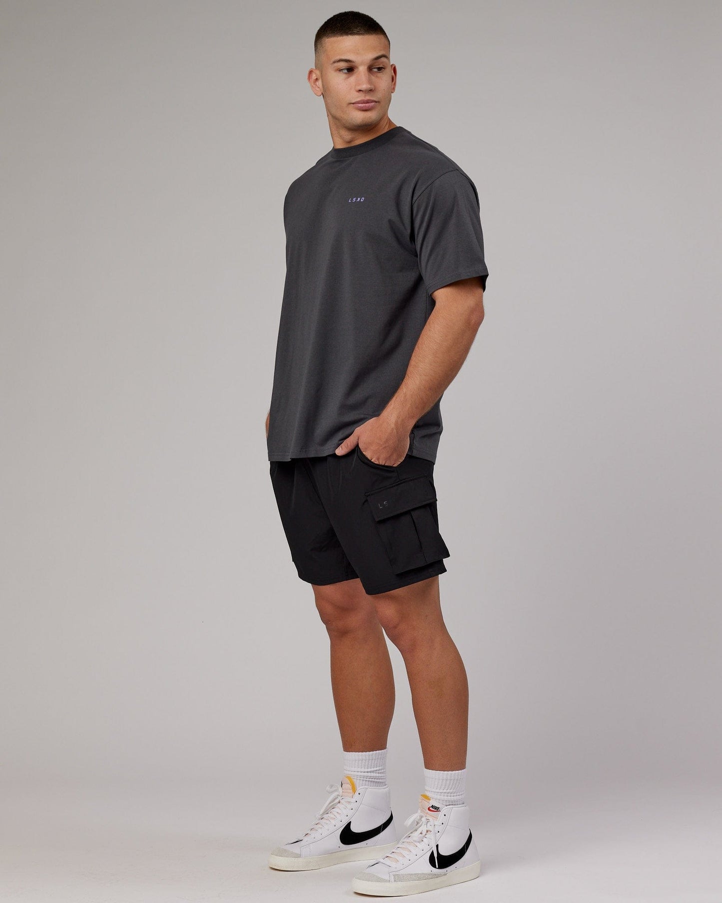 Model wearing VS3 FLXCotton Tee Oversize - Asphalt-Purple