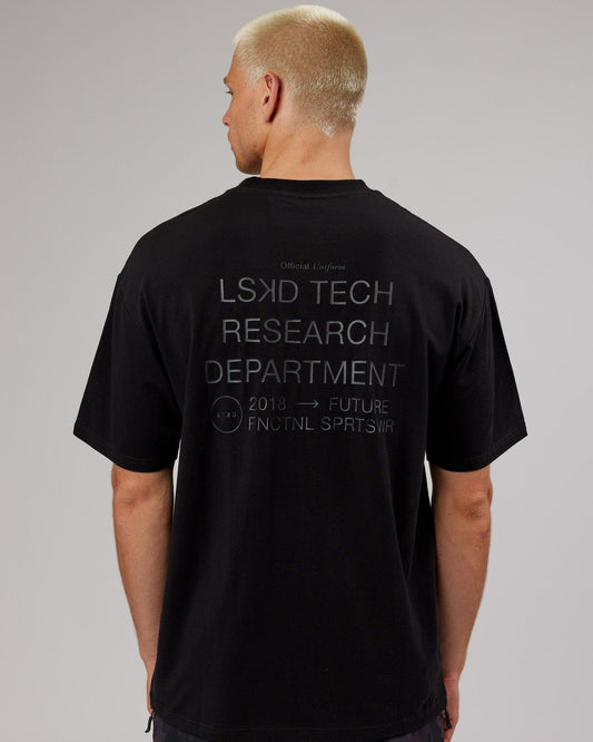Model wearing LTRD FLXCotton Tee Oversize - Black-Black
