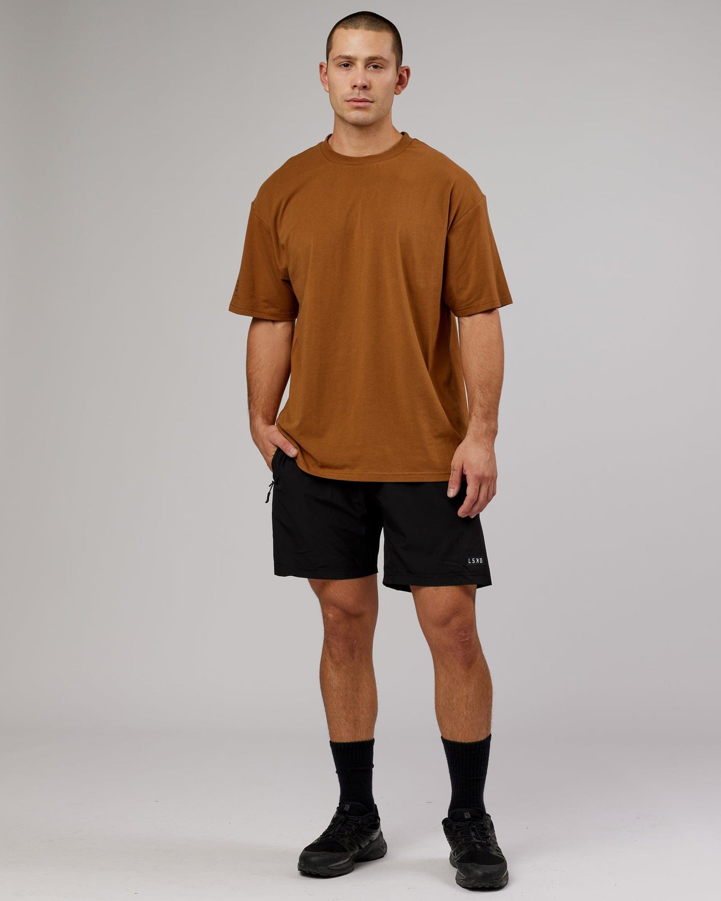 Model wearing LTRD FLXCotton Tee Oversize - Camel