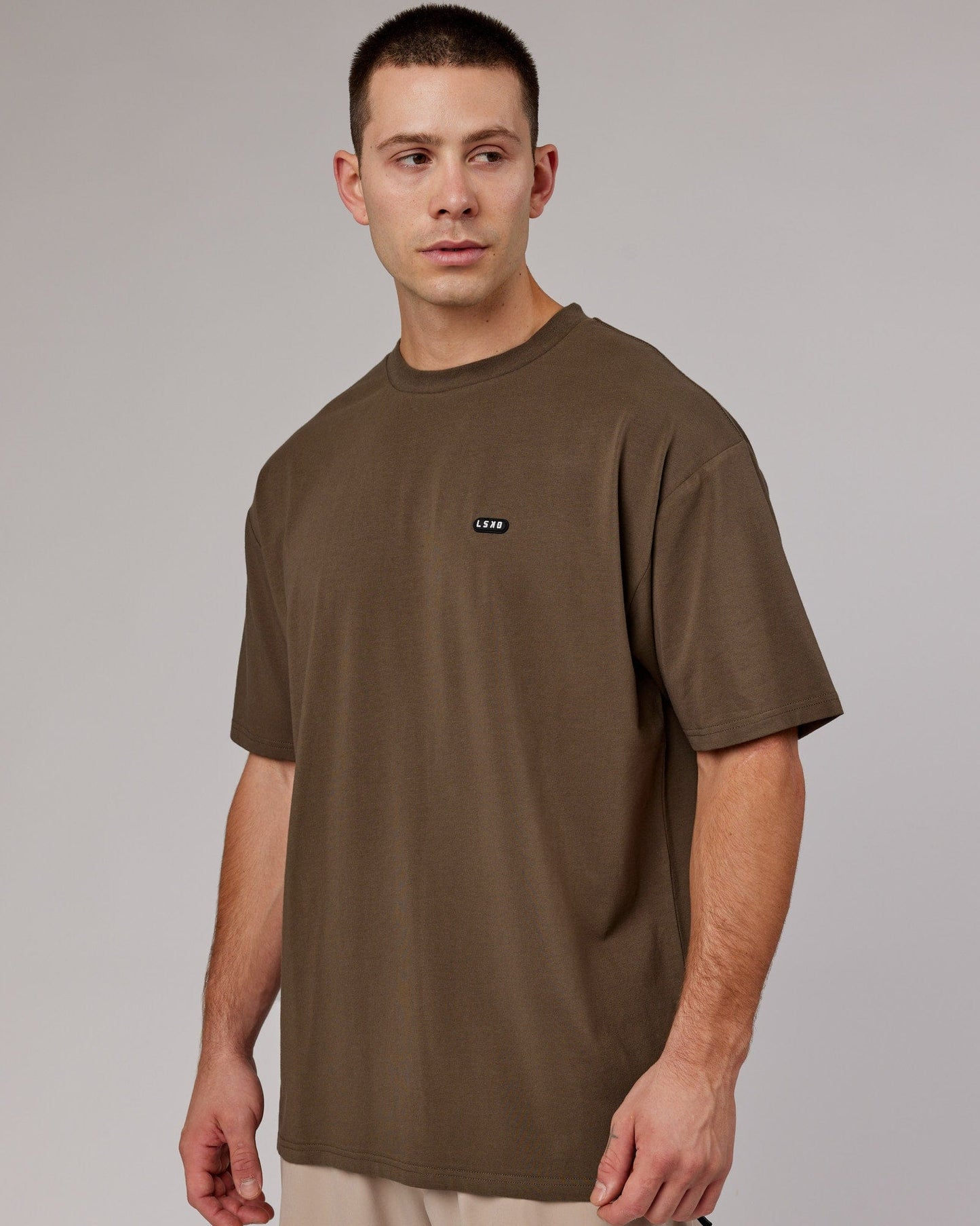 Model wearing Capsule FLXCotton Tee Oversize - Army Green