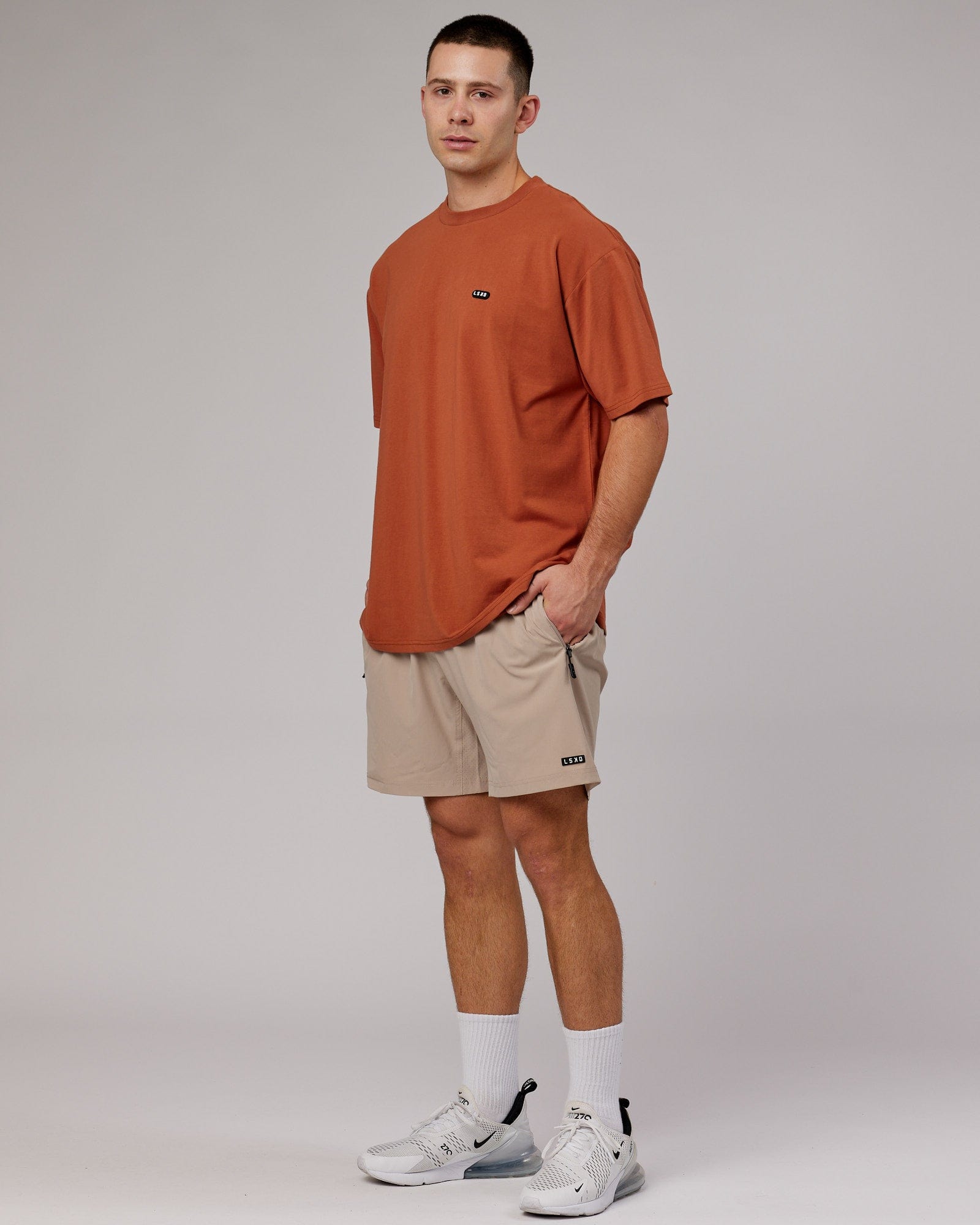 Model wearing Capsule FLXCotton Tee Oversize - Auburn