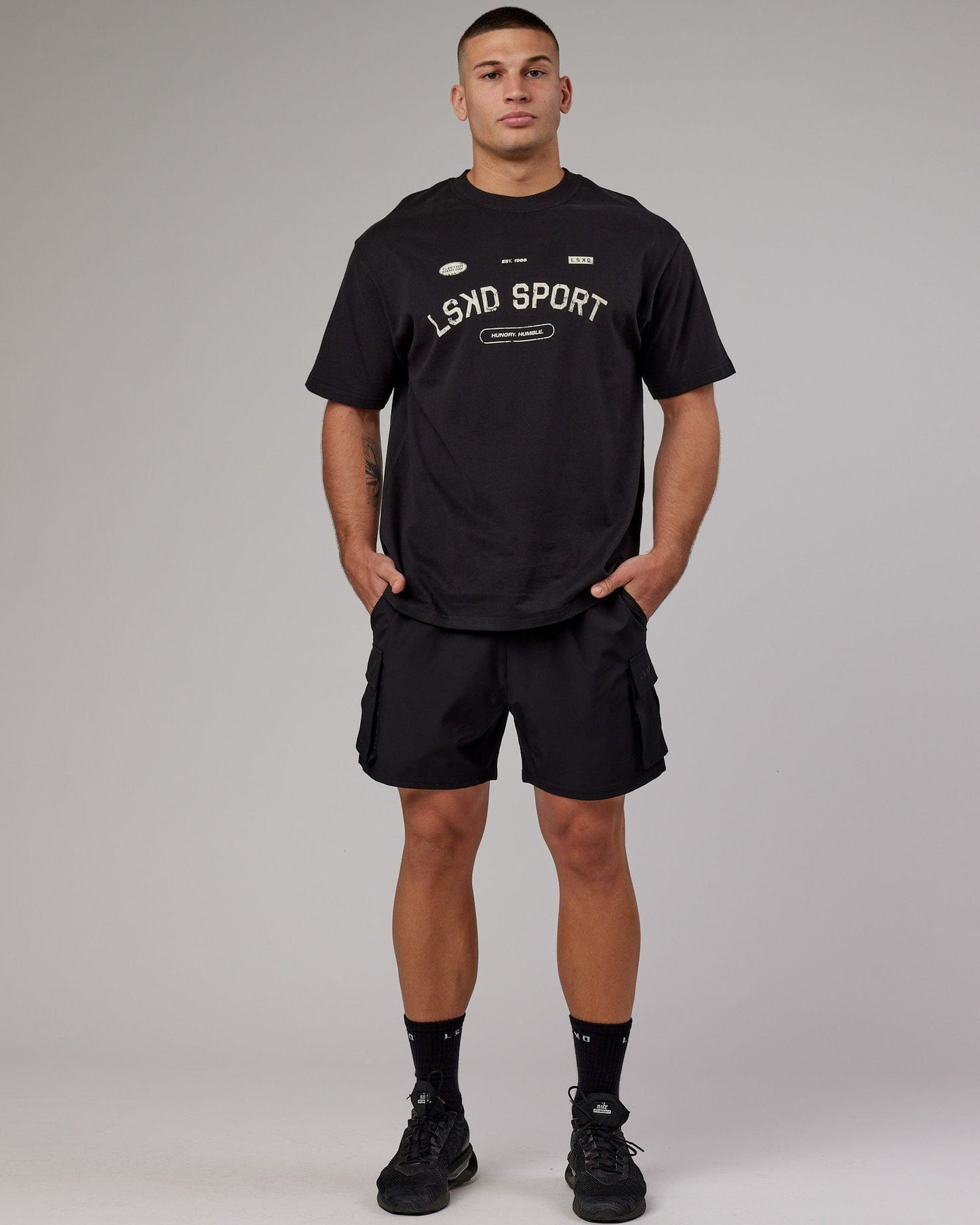 Model wearing Free Throw Heavyweight Tee Oversize - Black