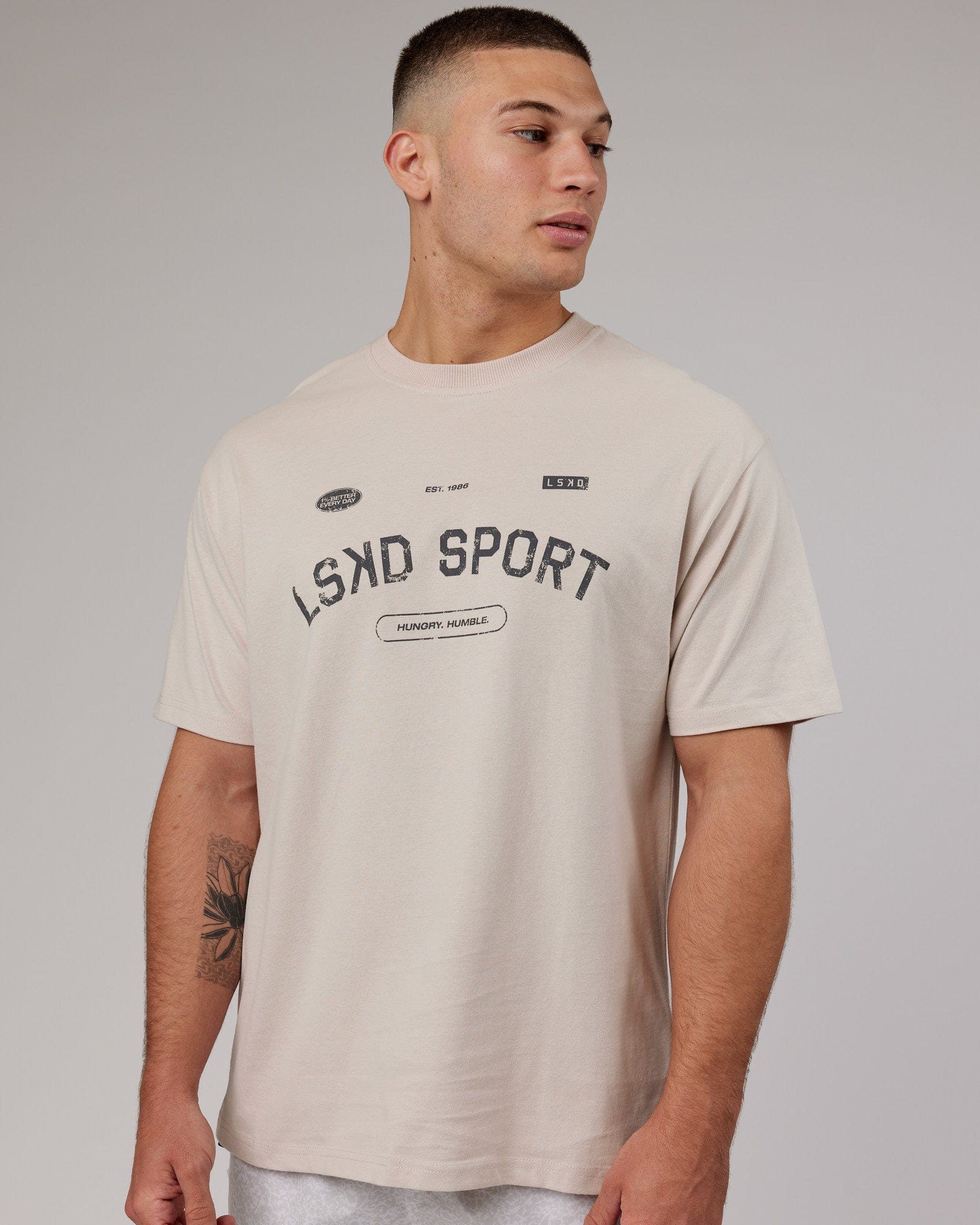 Model wearing Free Throw Heavyweight Tee Oversize - Shale Biege