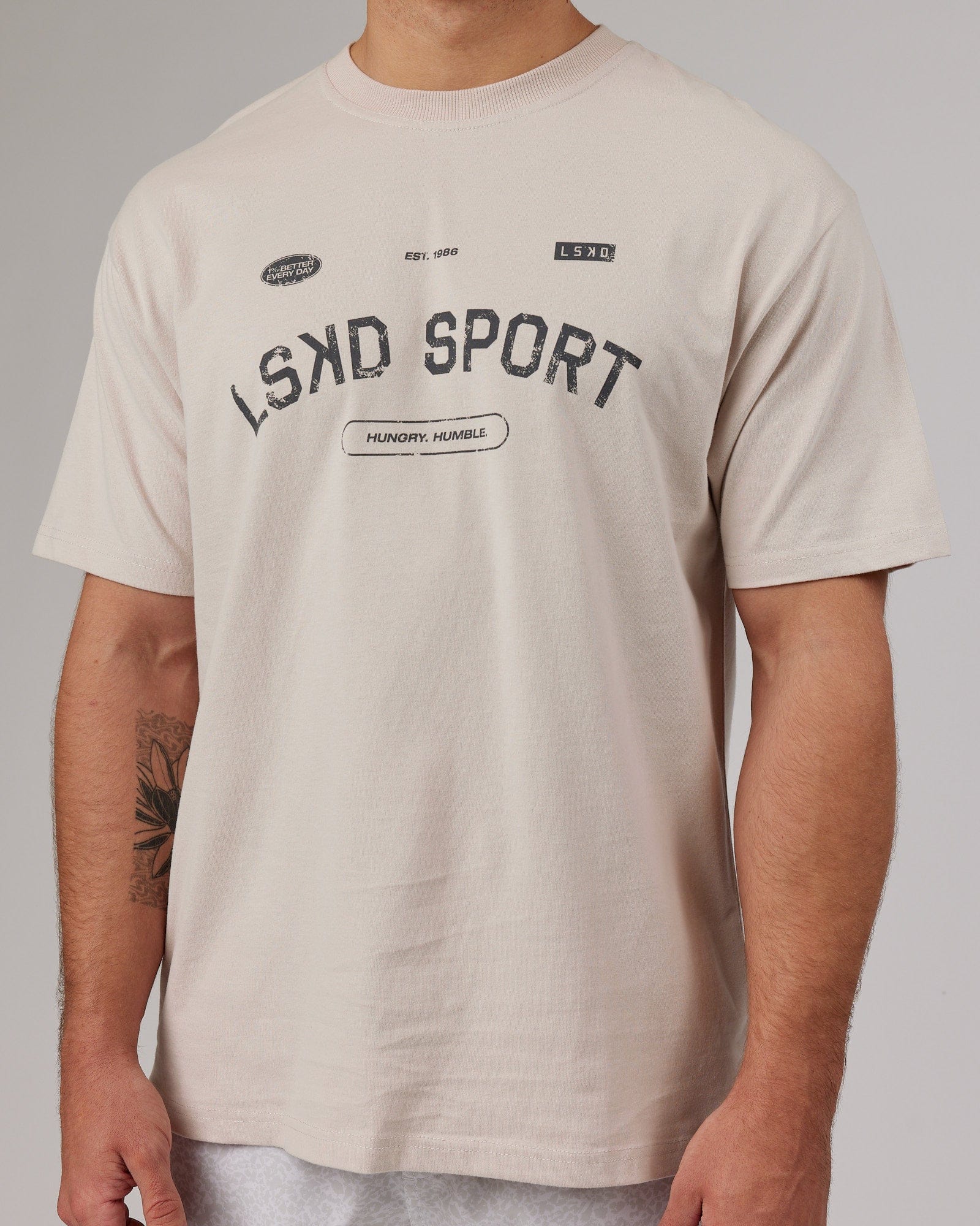 Model wearing Free Throw Heavyweight Tee Oversize - Shale Biege