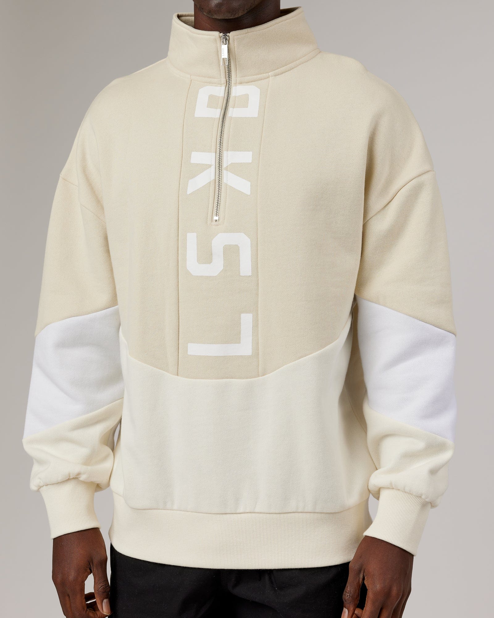 Model wearing Inversion Sweater Oversize - Almond Milk