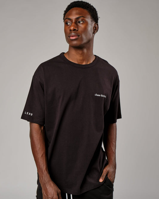 Model wearing Taylor Tee Oversize - Black