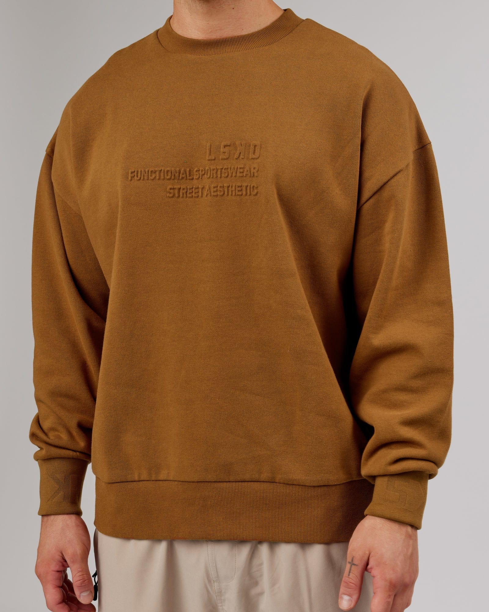 Model wearing Ultimate Comfort Sweater Oversize - Camel