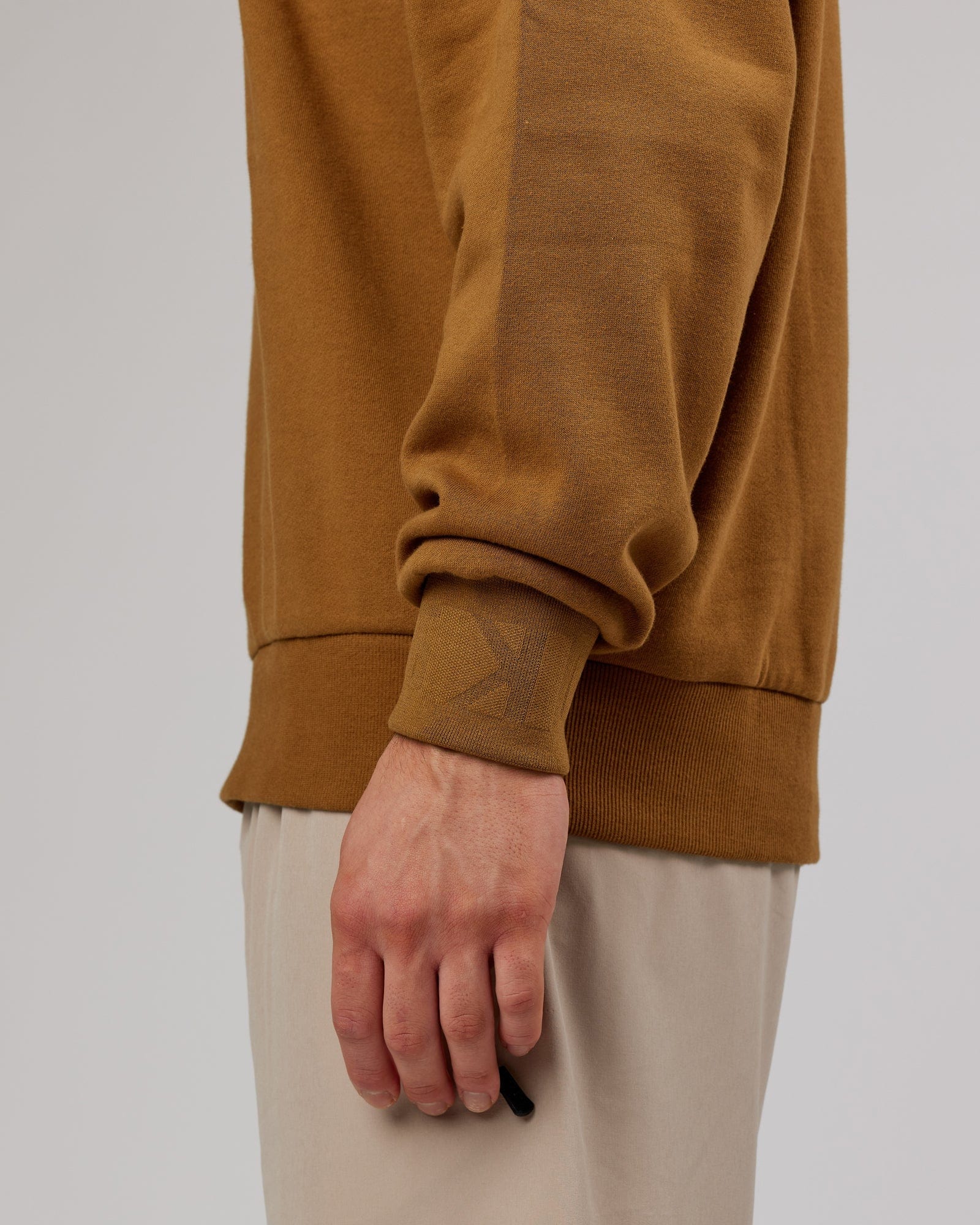 Model wearing Ultimate Comfort Sweater Oversize - Camel