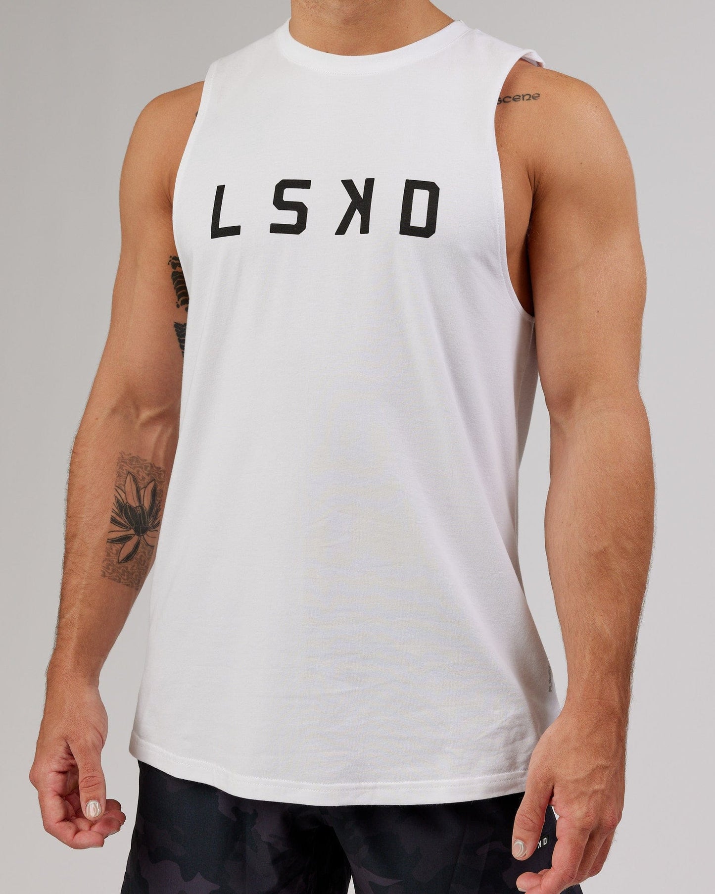 Model wearing Power FLXDRY Training Fit Training Fit Tank - White-Black