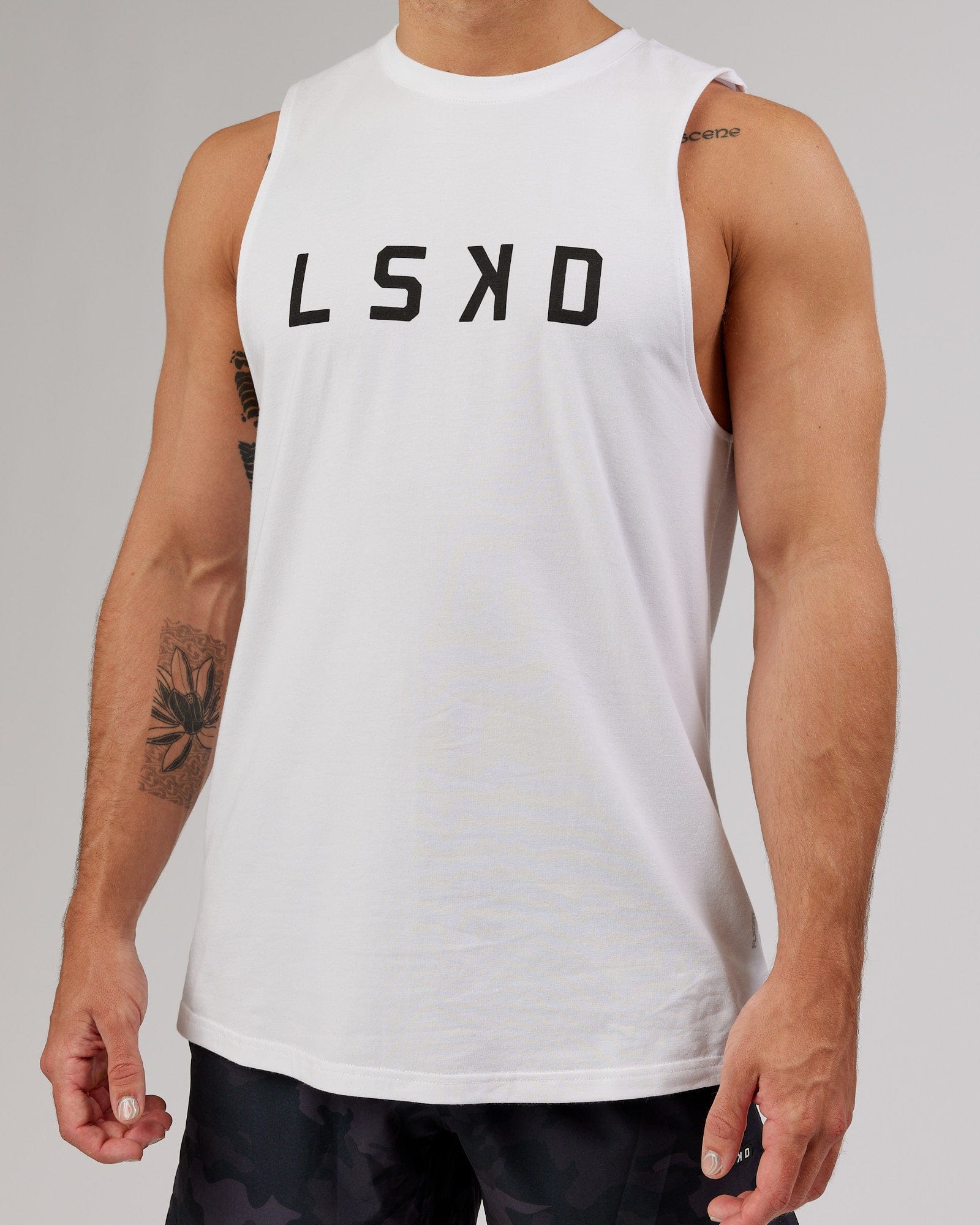 Model wearing Power FLXDRY Training Fit Training Fit Tank - White-Black