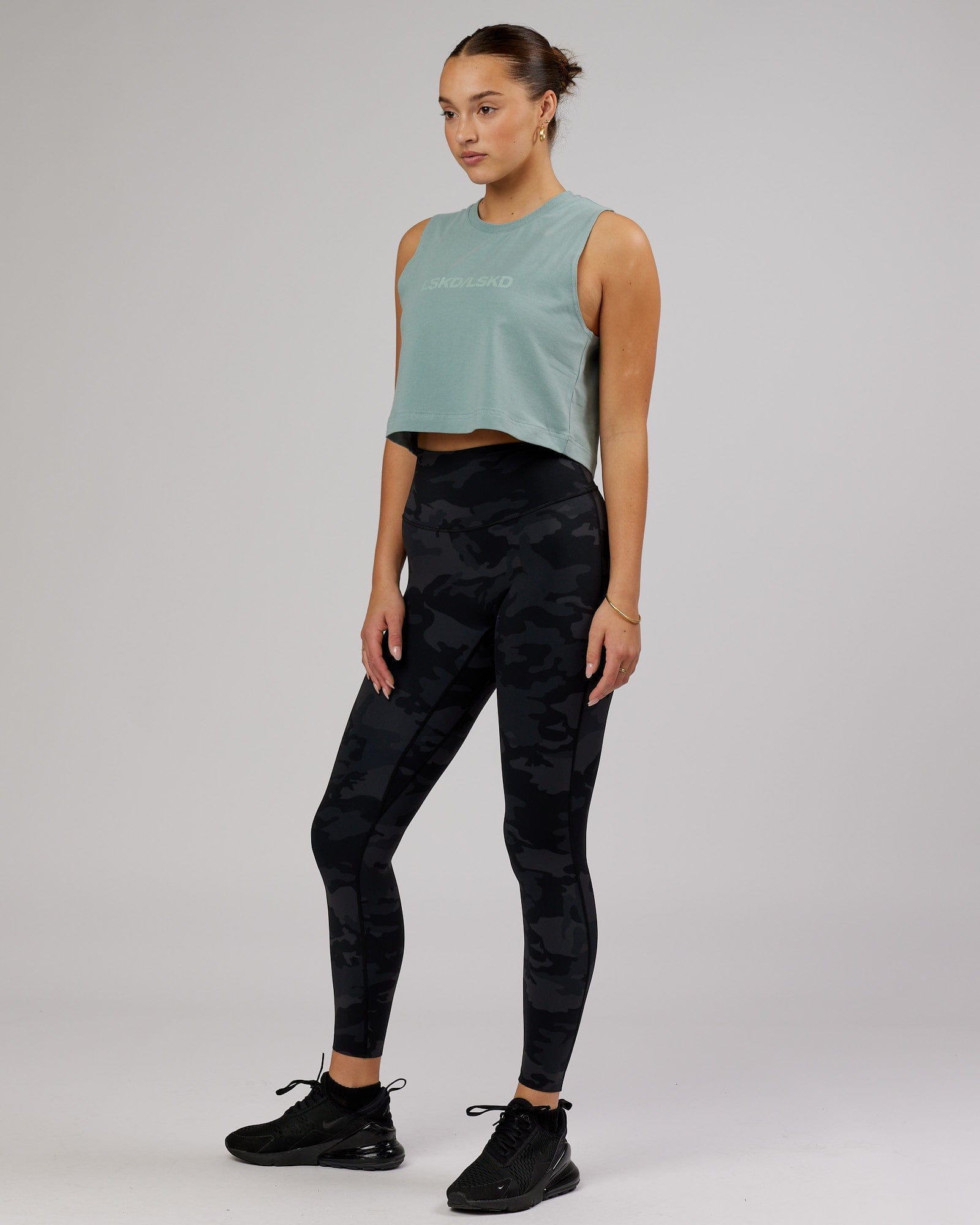 Model wearing Speedway FLXCotton Cropped Tank - Frost