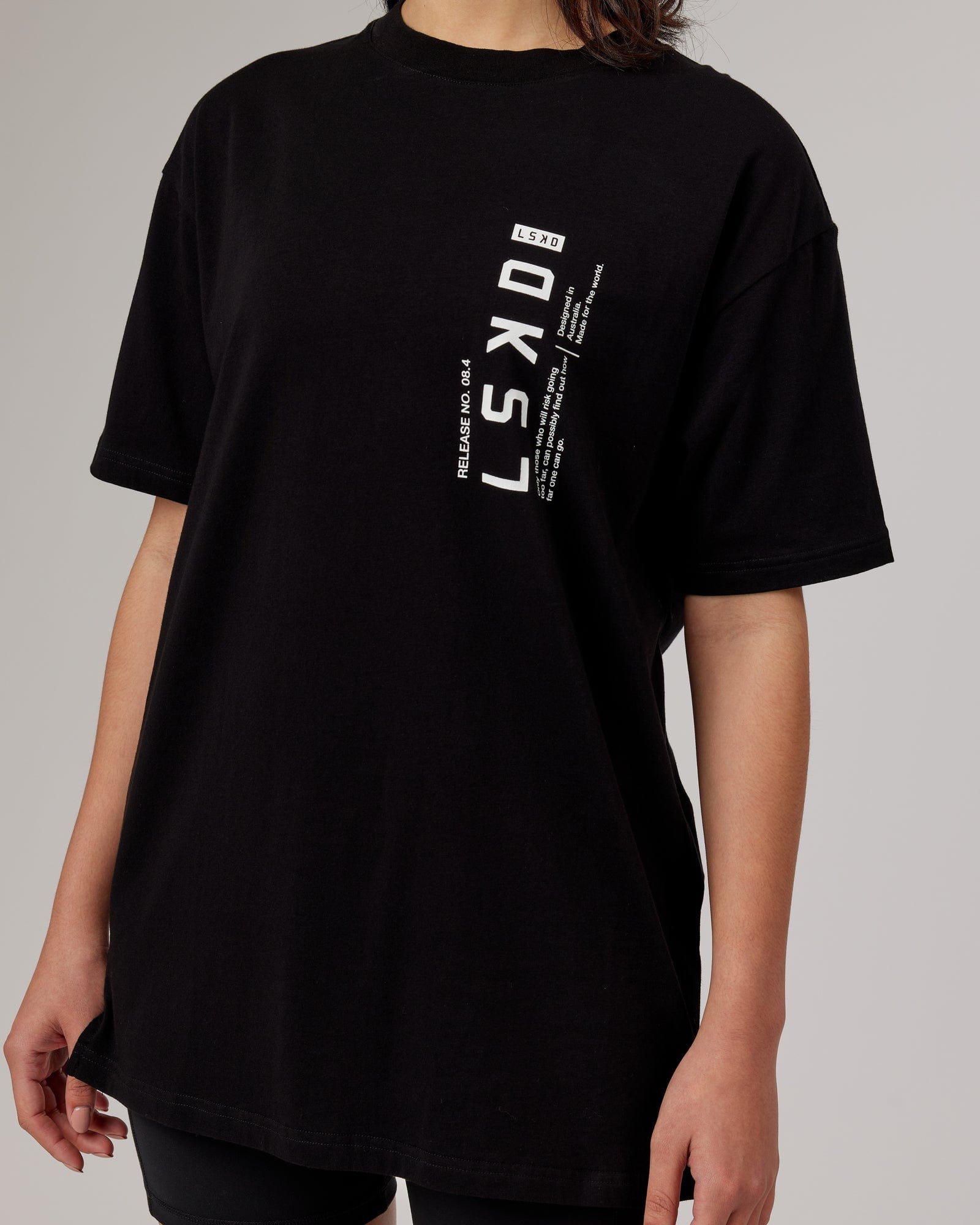 Model wearing Upright FLXCotton Tee Oversize - Black