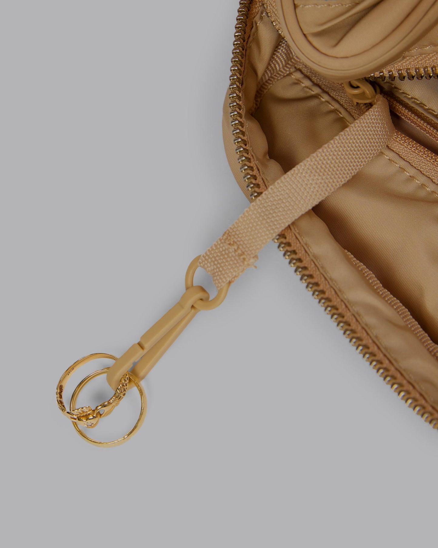 Go-To Shoulder Bag - Oat Milk