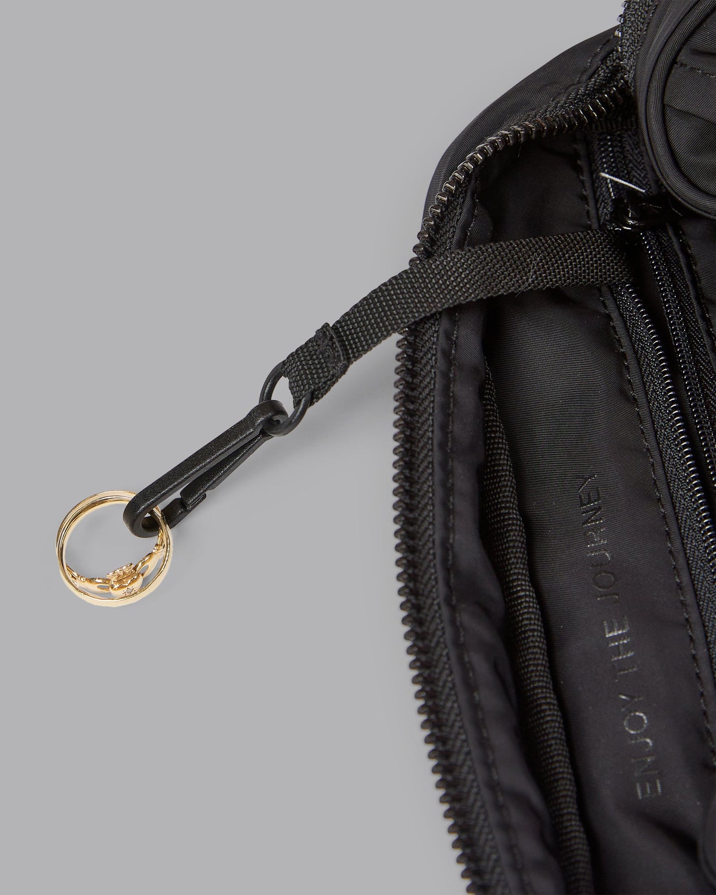 Go-To Wristlet Pouch - Black