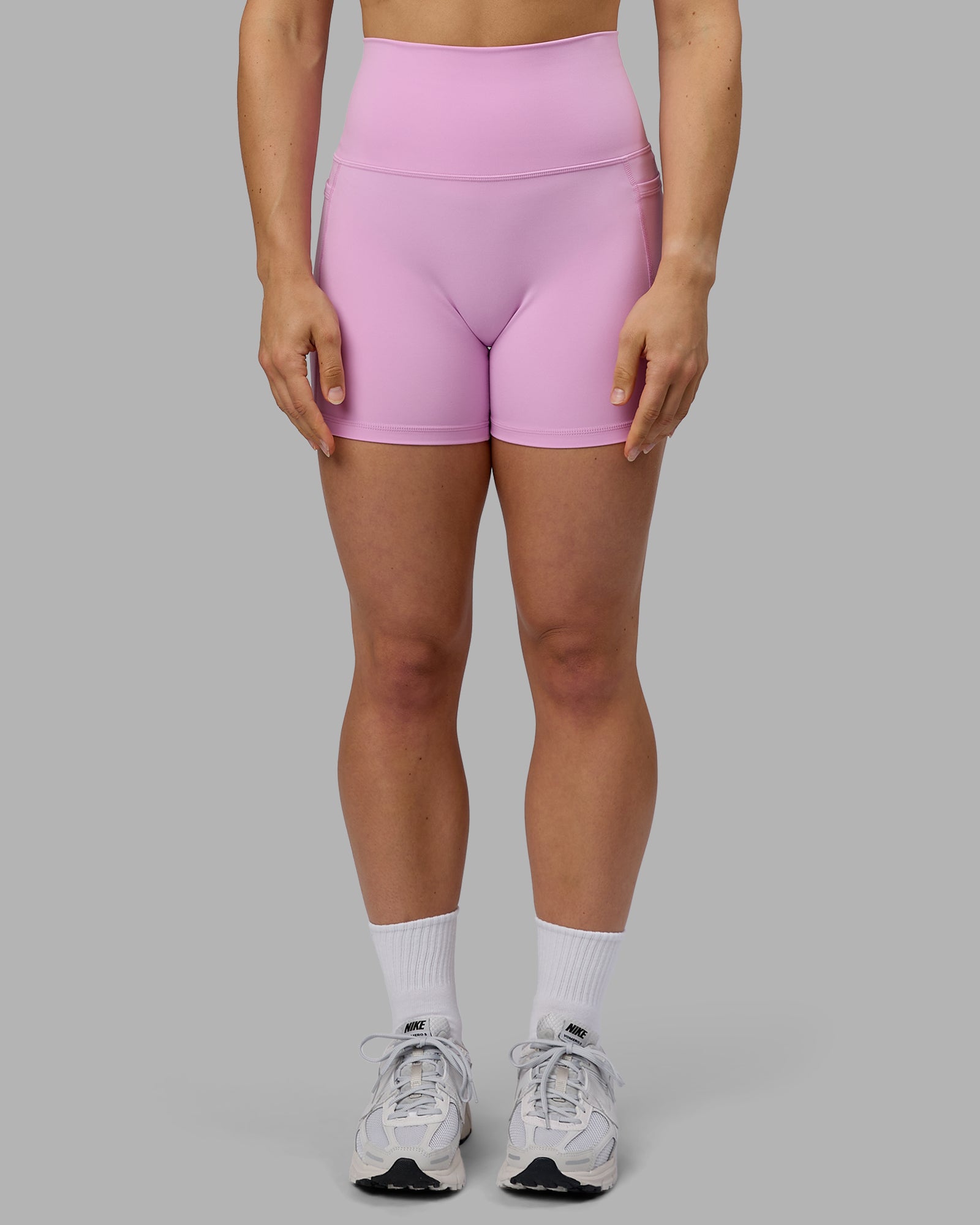 Woman wearing Fusion X-Short Tights - Pastel Orchid