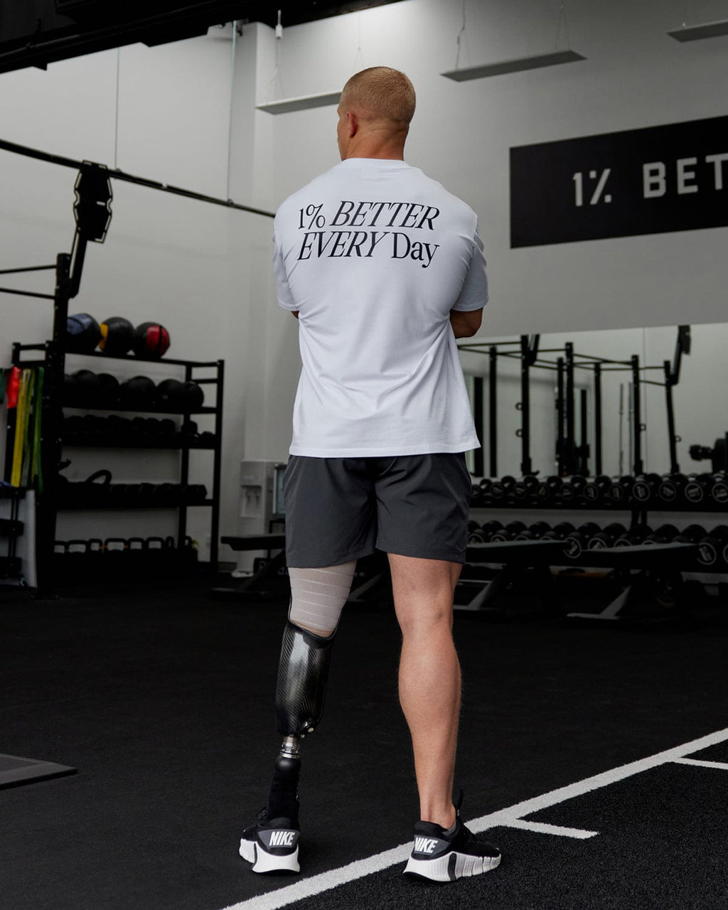 Man wearing Unisex VS6 FLXCotton Tee Oversize - White-Black