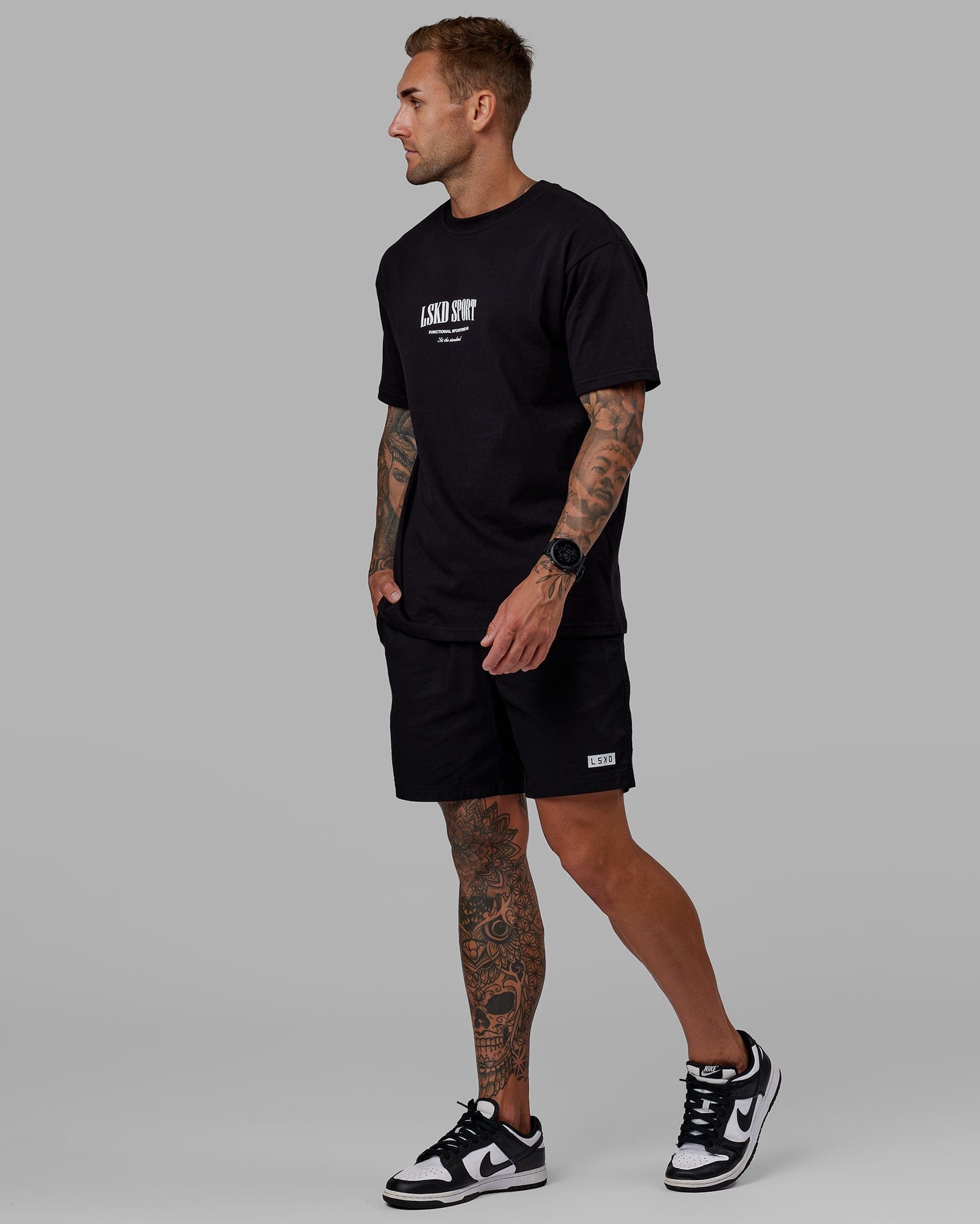 Man wearing Daily Short - Black-White