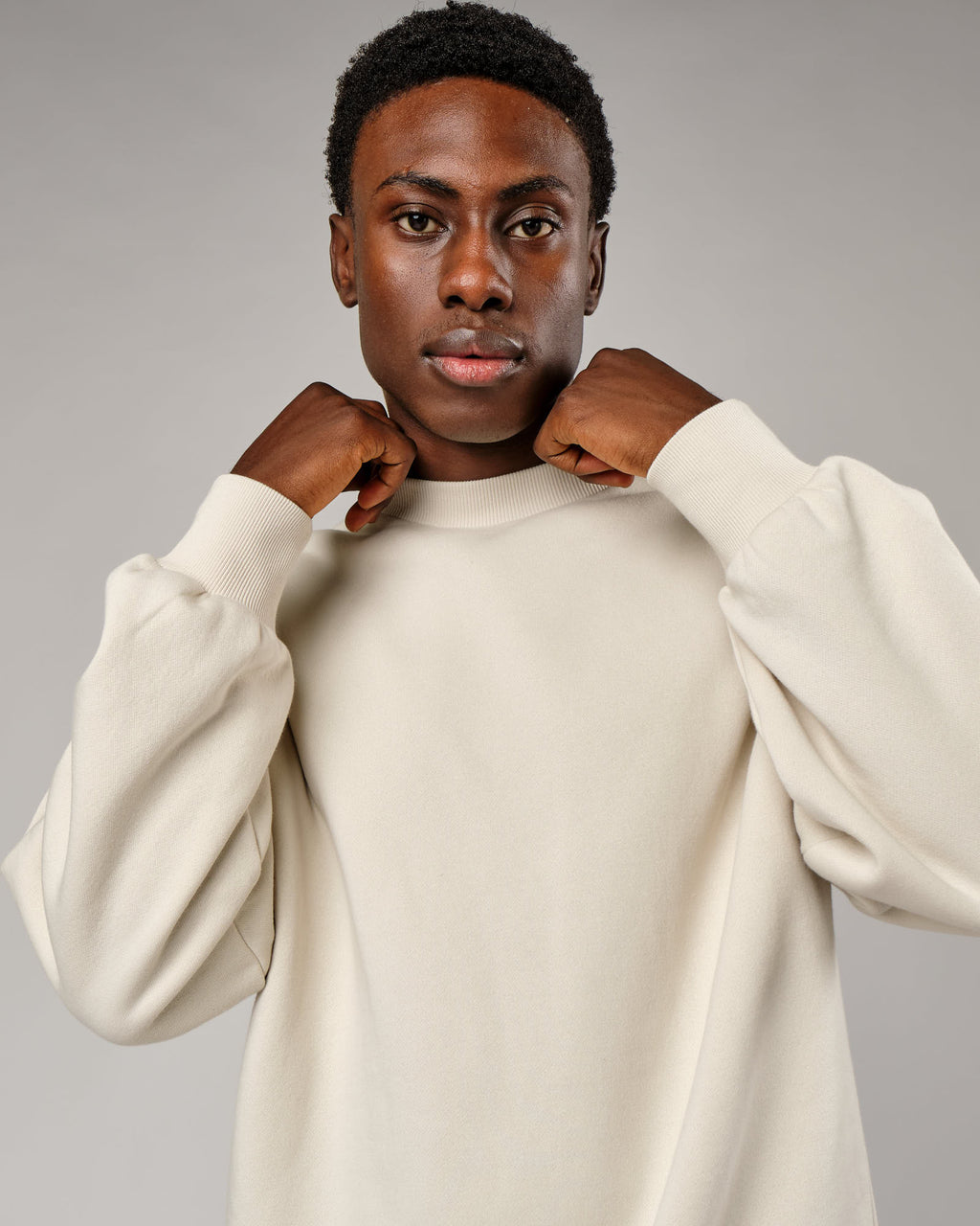 Model wearing OGTC Sweater Oversize - Bone