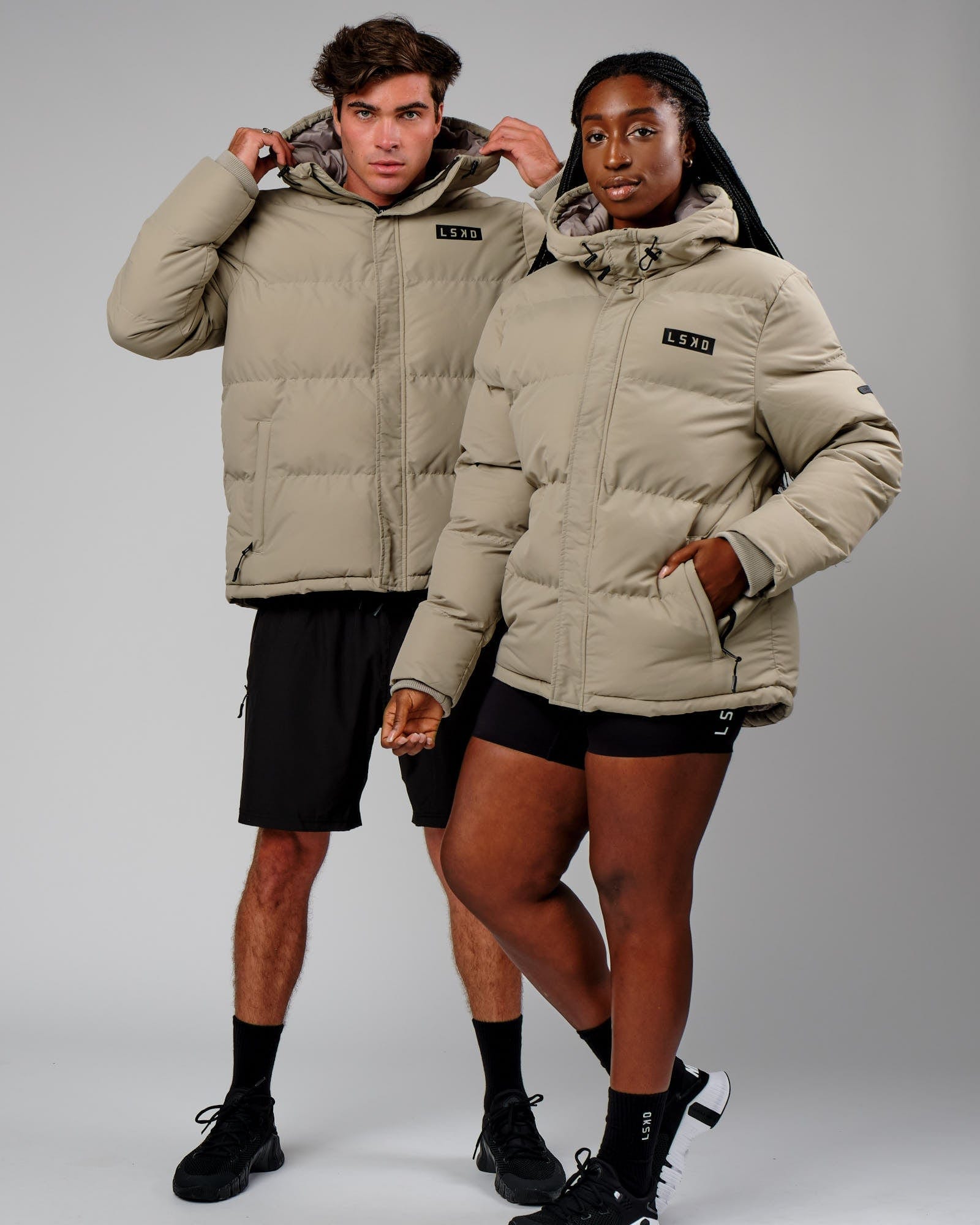 Model wearing Unisex Roasted Puffer Jacket Oversize 22 - Laurel Oak