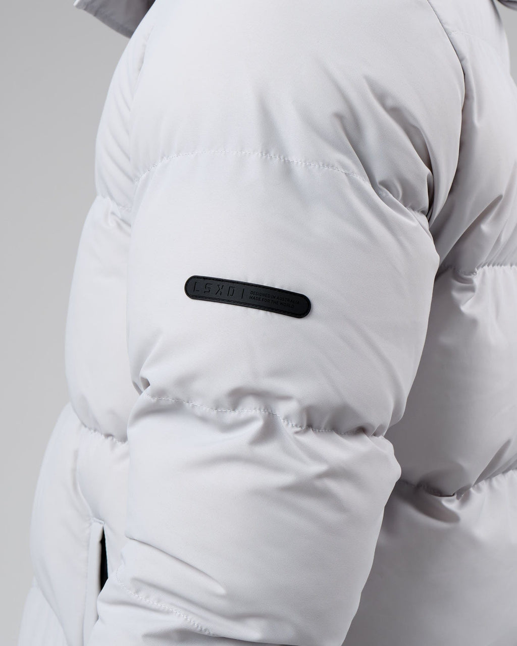 Model wearing Roasted Puffer Jacket Oversize 22 - Cloud