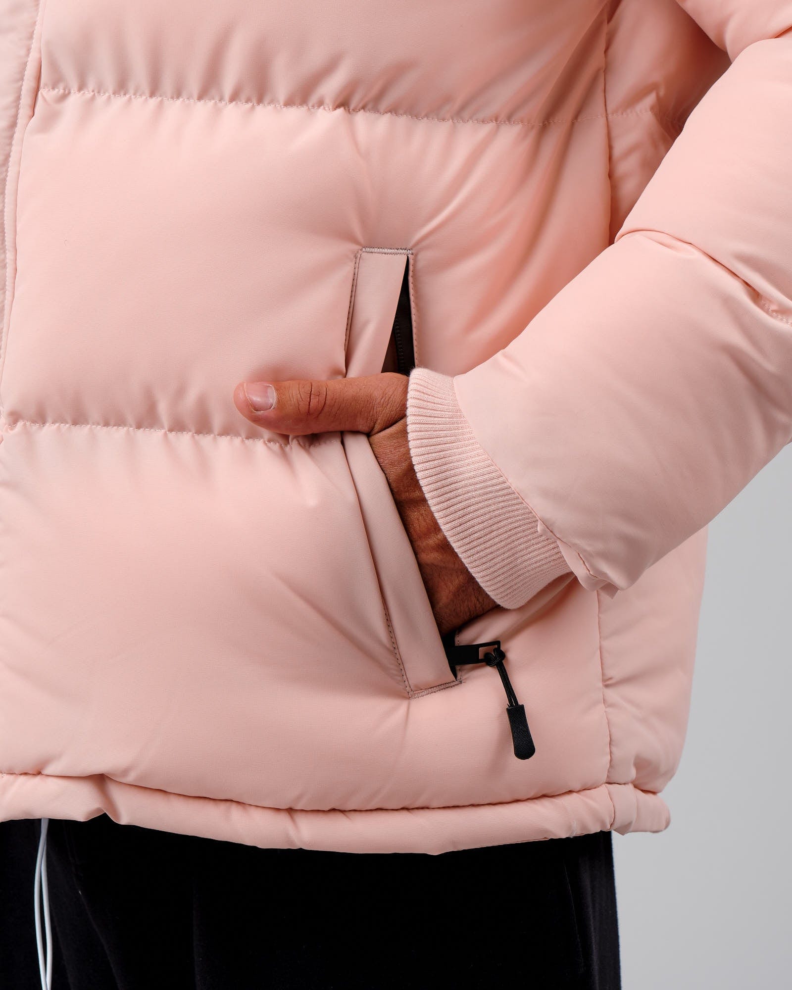Model wearing Roasted Puffer Jacket Oversize 22 - Peach Whip