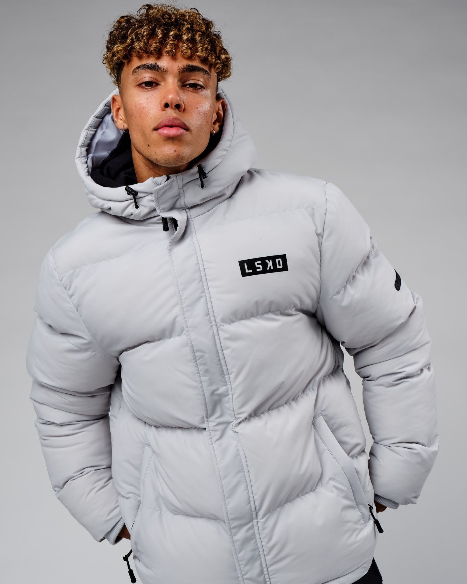 Model wearing Roasted Puffer Jacket Oversize 22 - Cloud