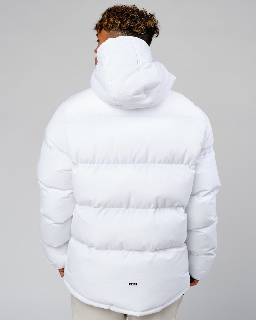 Model wearing Roasted Puffer Jacket Oversize 22 - White
