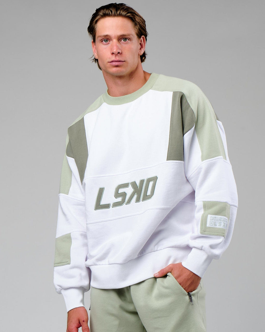 Model wearing Slam Sweater Oversize - White-Desert Sage