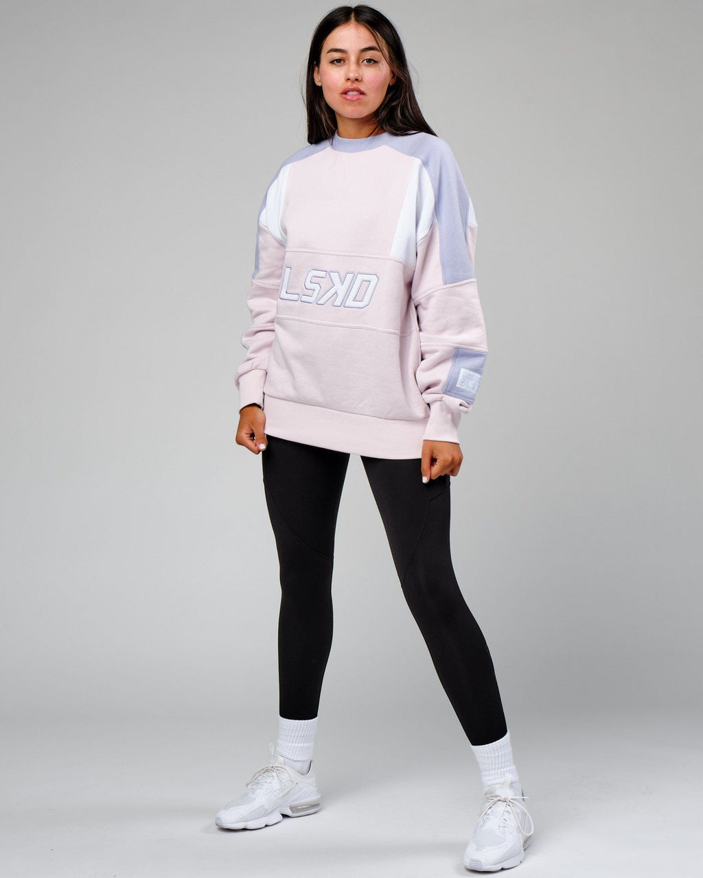 Model wearing Unisex Slam Sweater Oversize - Orchid Ice