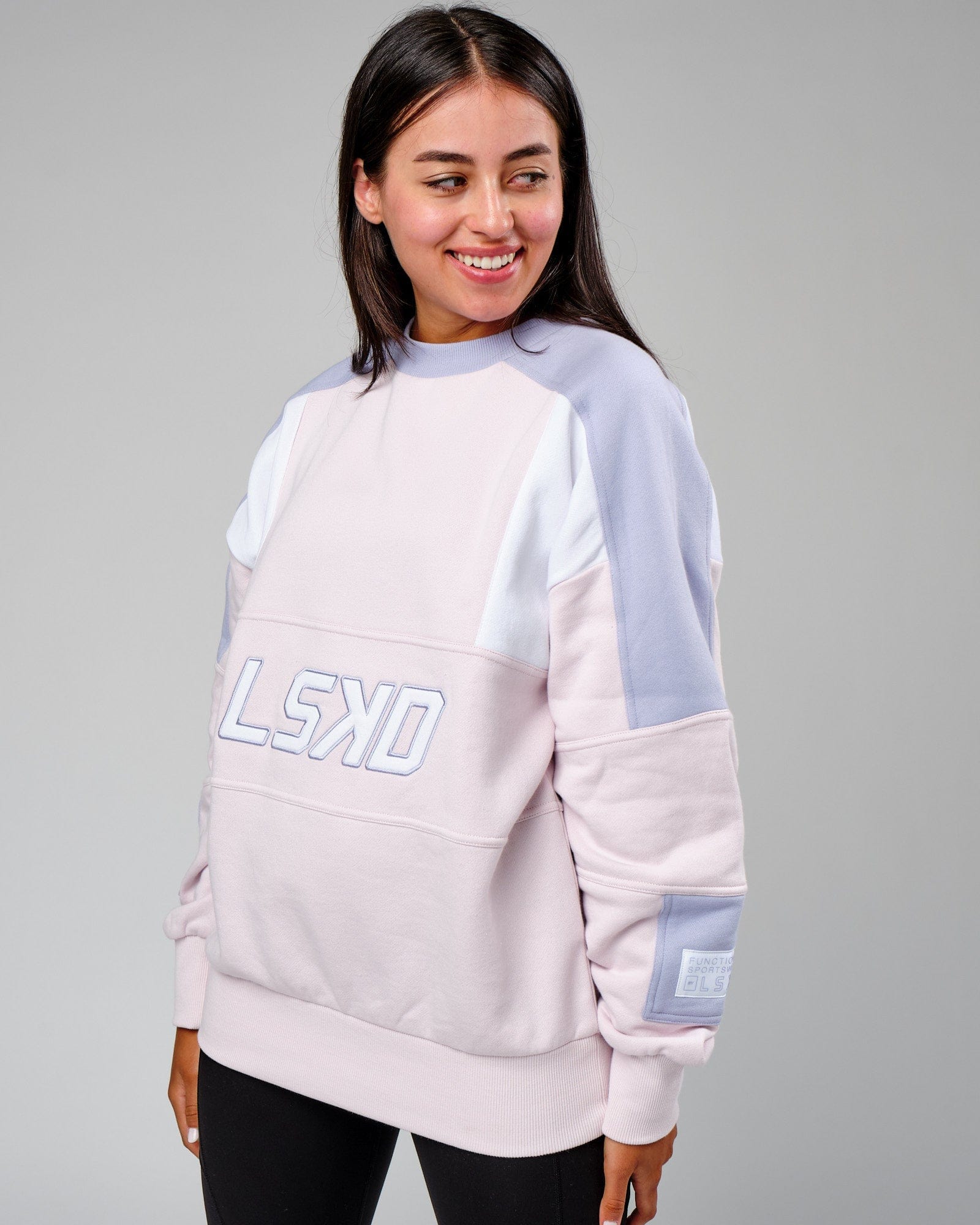 Model wearing Unisex Slam Sweater Oversize - Orchid Ice