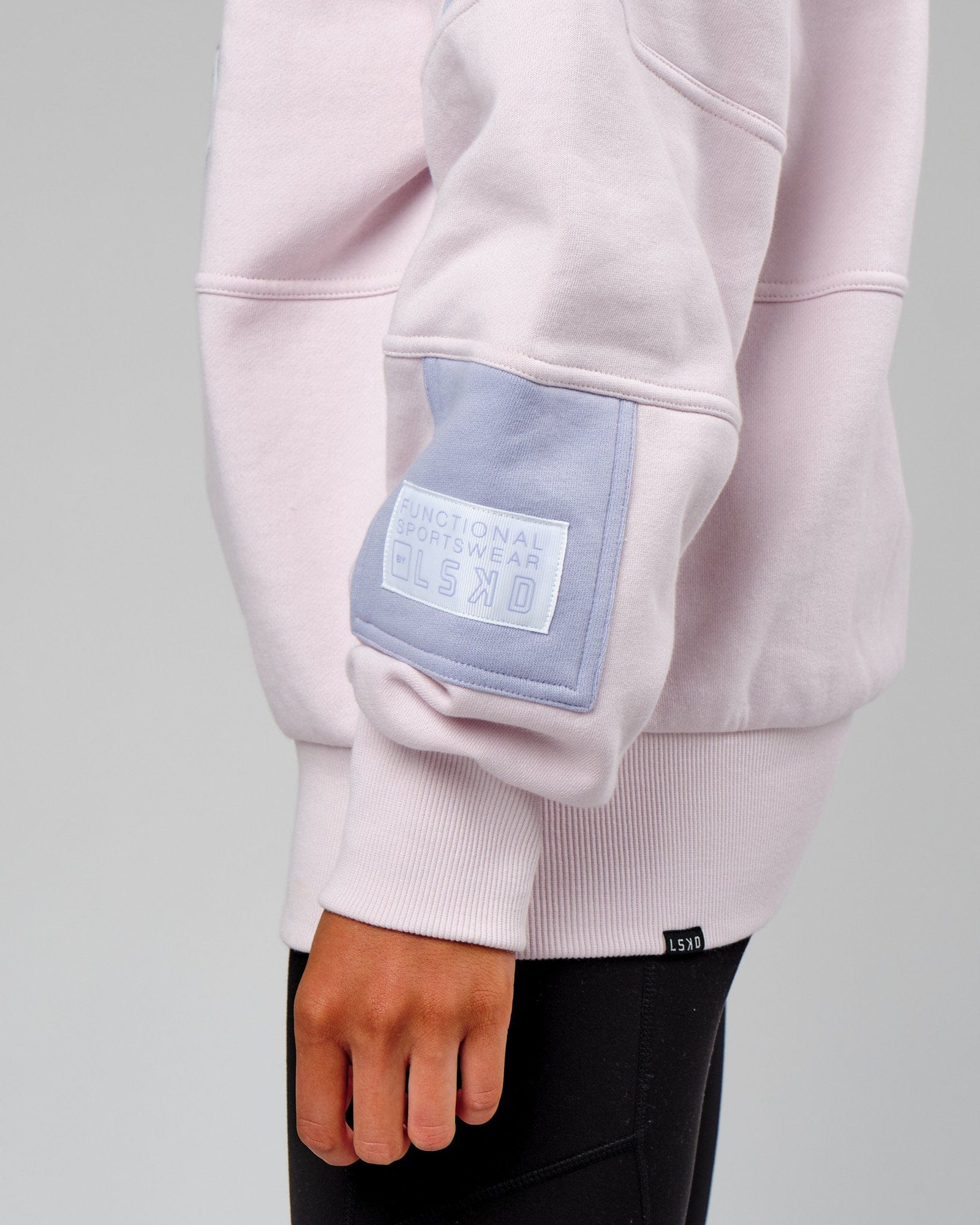 Model wearing Unisex Slam Sweater Oversize - Orchid Ice