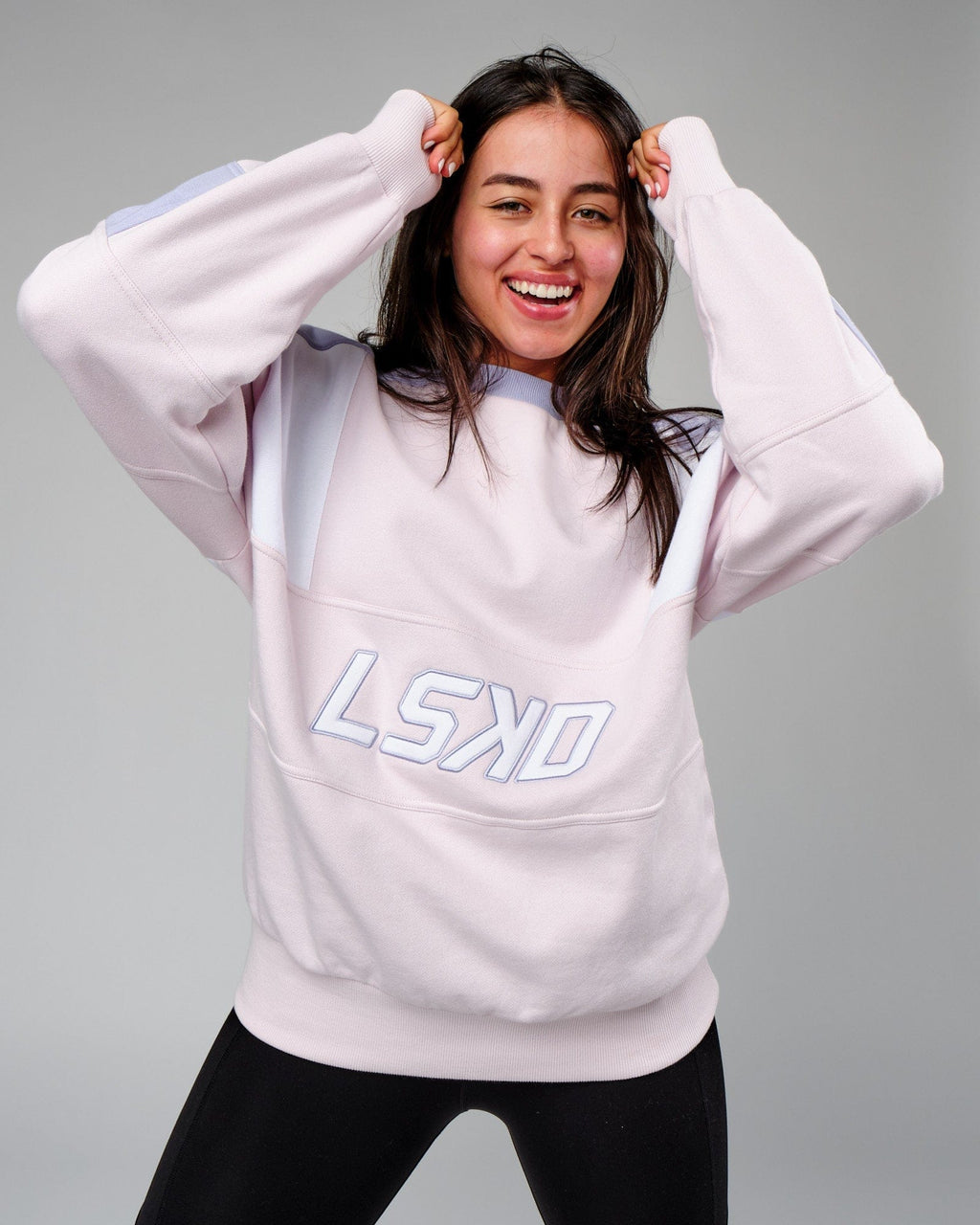 Model wearing Unisex Slam Sweater Oversize - Orchid Ice