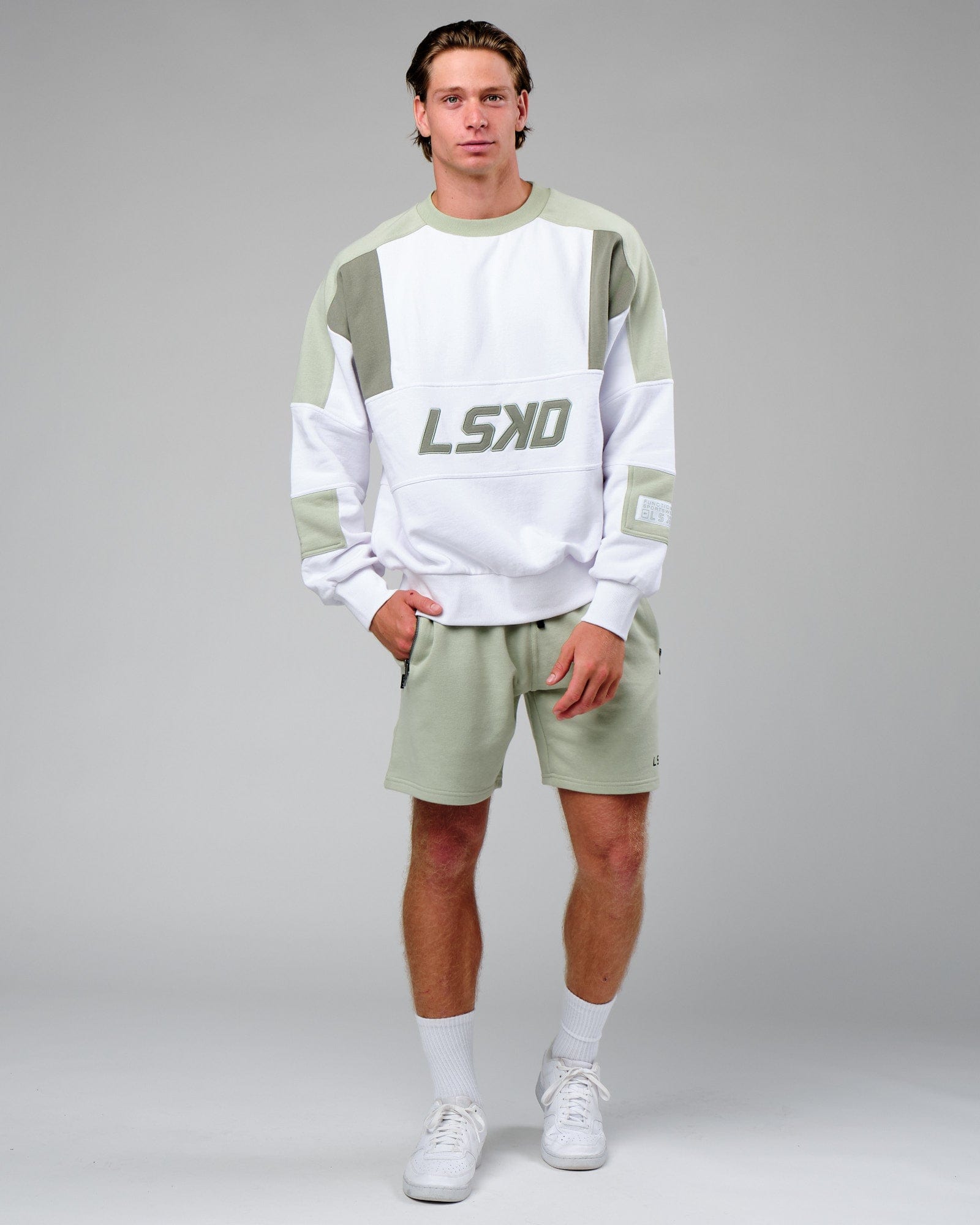 Model wearing Slam Sweater Oversize - White-Desert Sage