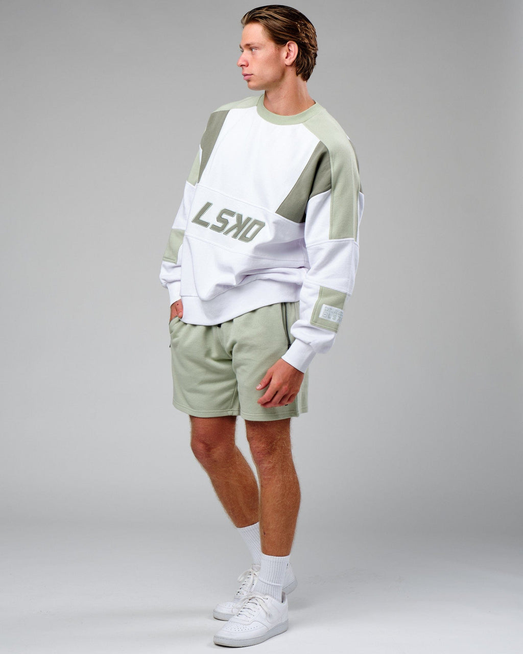 Model wearing Slam Sweater Oversize - White-Desert Sage