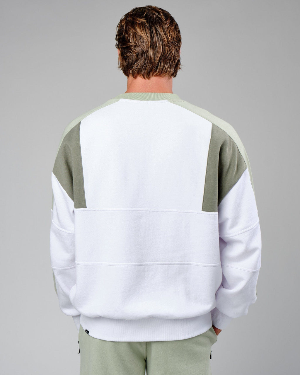 Model wearing Slam Sweater Oversize - White-Desert Sage