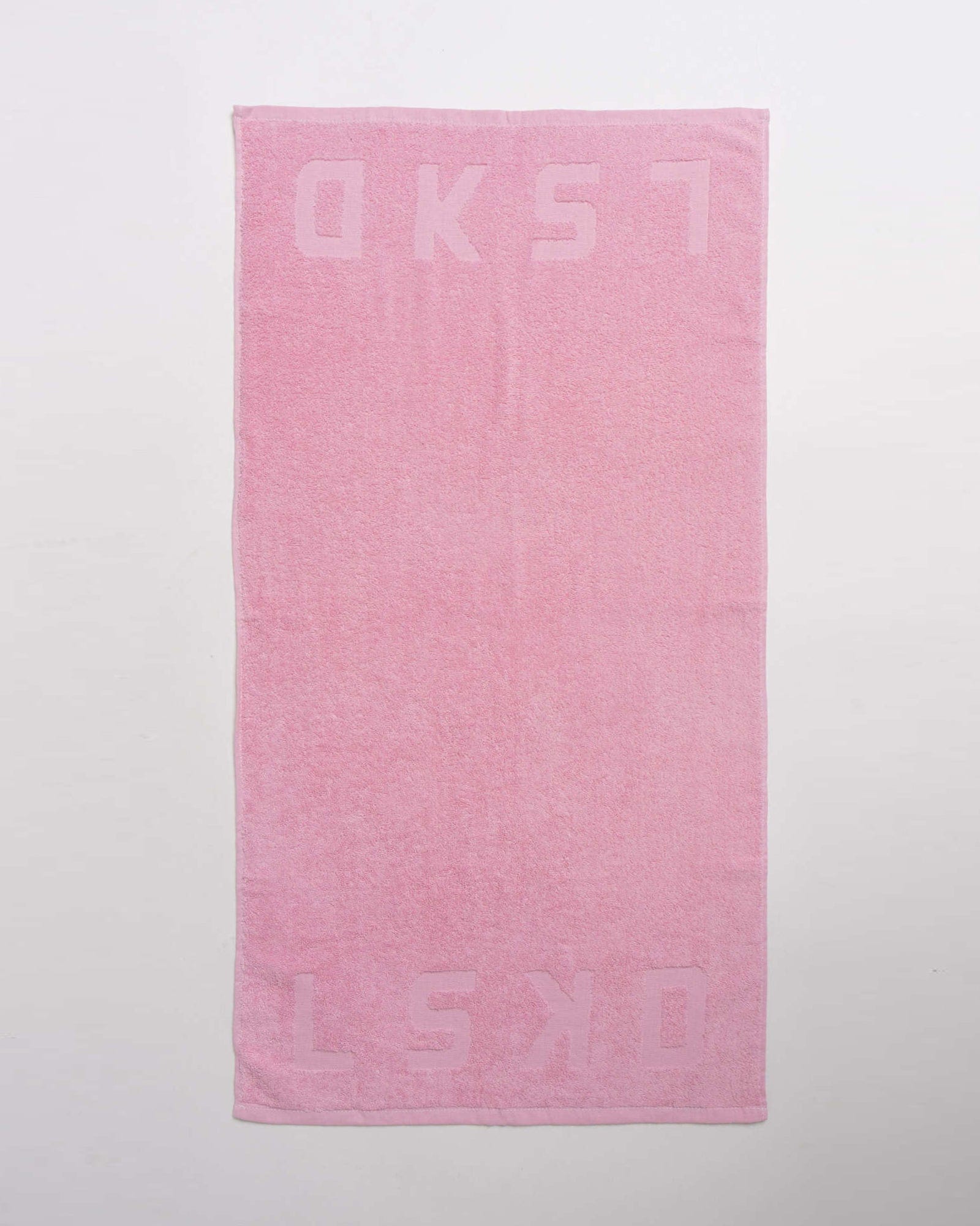 Model wearing Layer Towel - Petal Pink