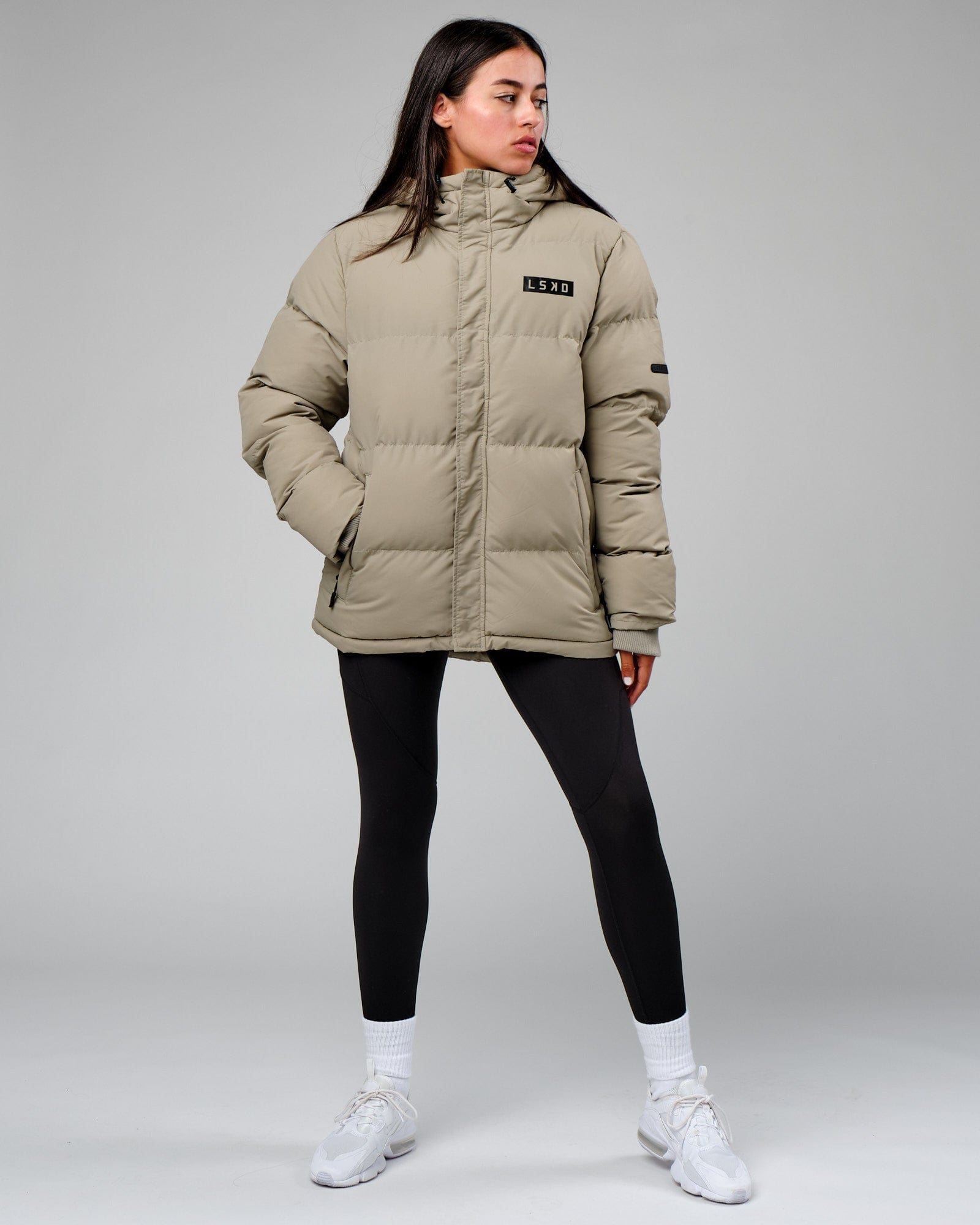 Model wearing Unisex Roasted Puffer Jacket Oversize 22 - Laurel Oak
